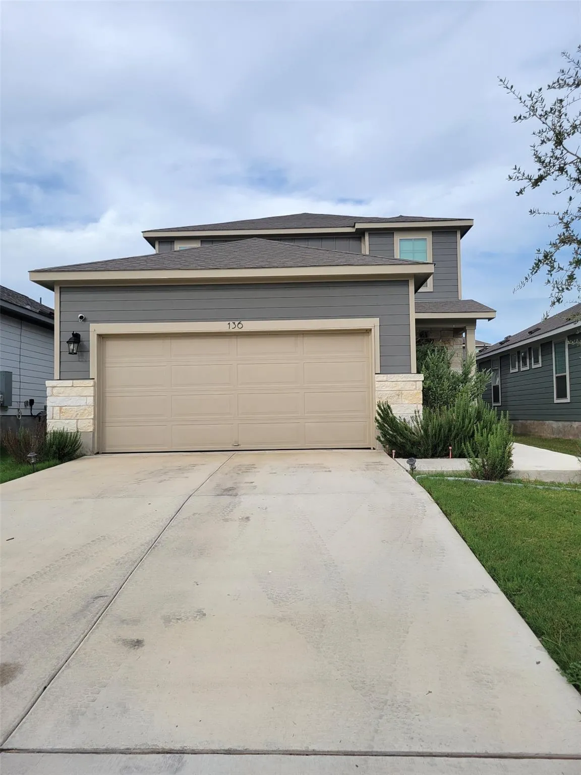 Photo of 136 EAGLES DARE LN, Jarrell, TX, 76537