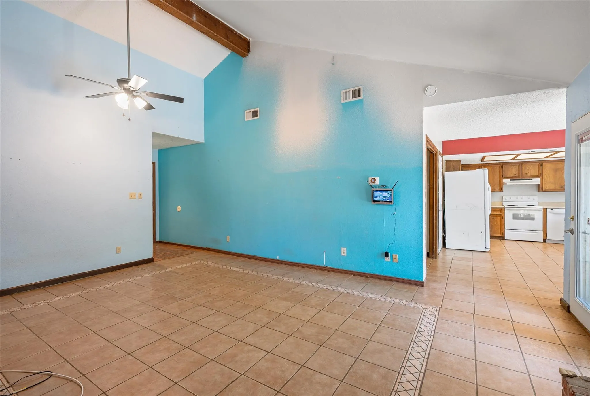Photo 5 of 102 CHAPARRAL ST