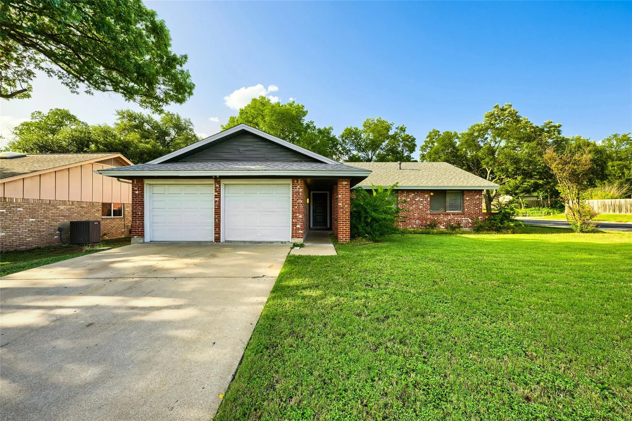 Photo 2 of 1300 NEANS DR