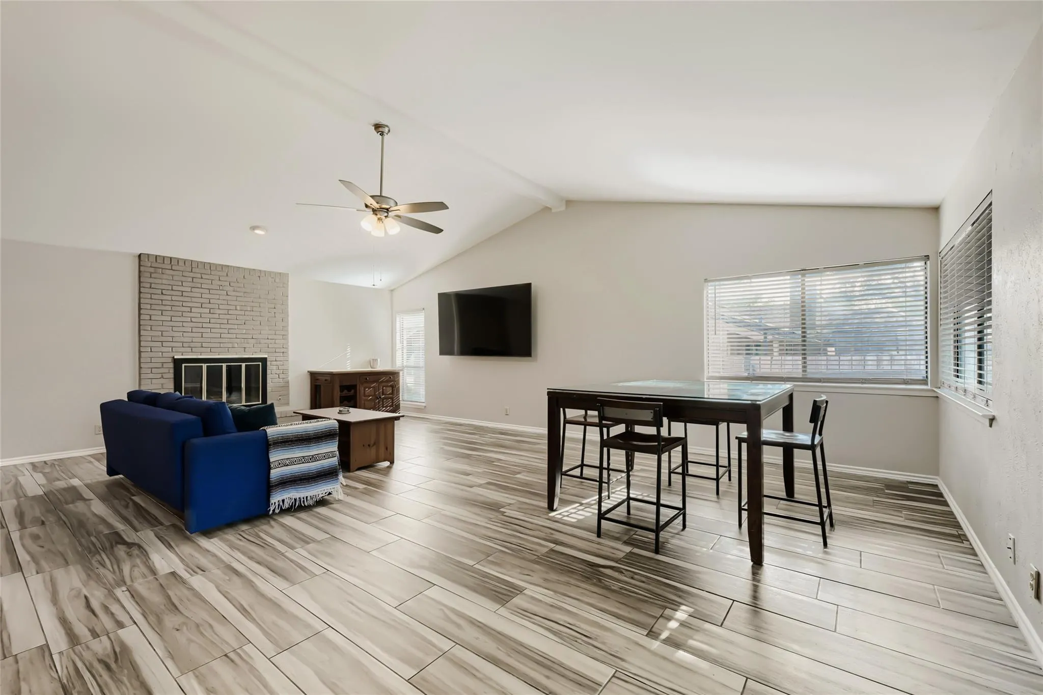 Photo 5 of 1300 NEANS DR
