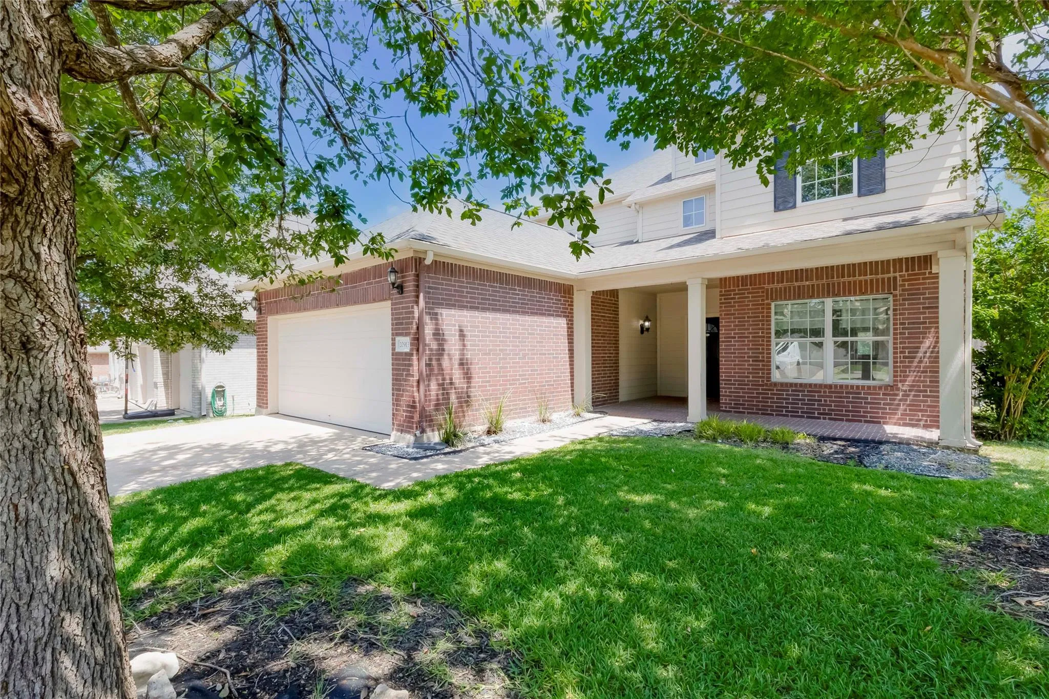 Photo 3 of 20913 MANDRAKE DR