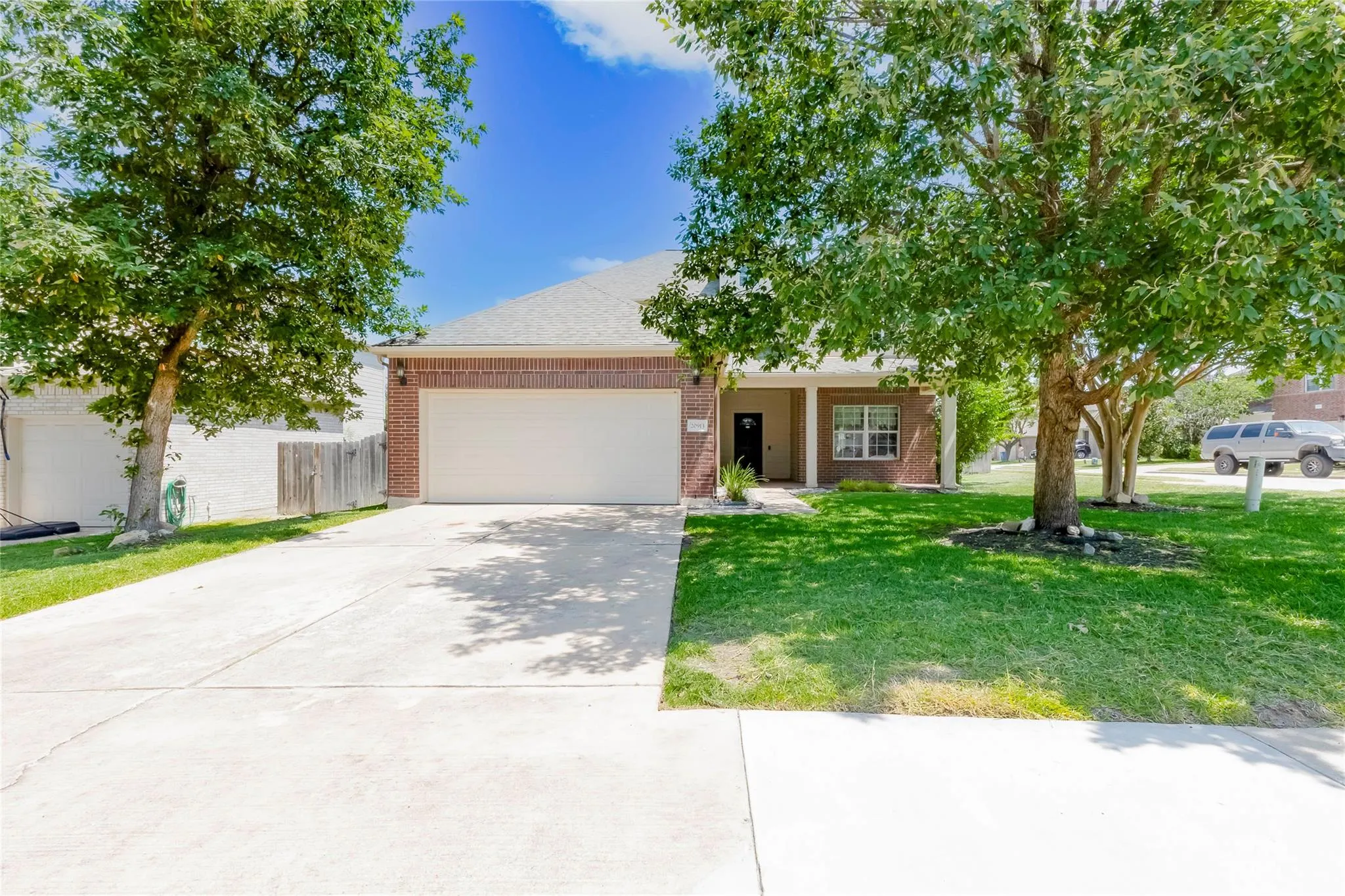 Photo 2 of 20913 MANDRAKE DR