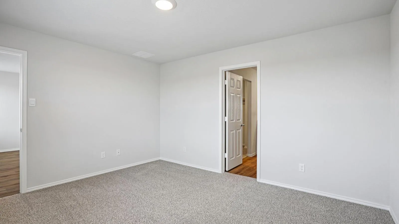 Photo 3 of 124 DAGNEY CT