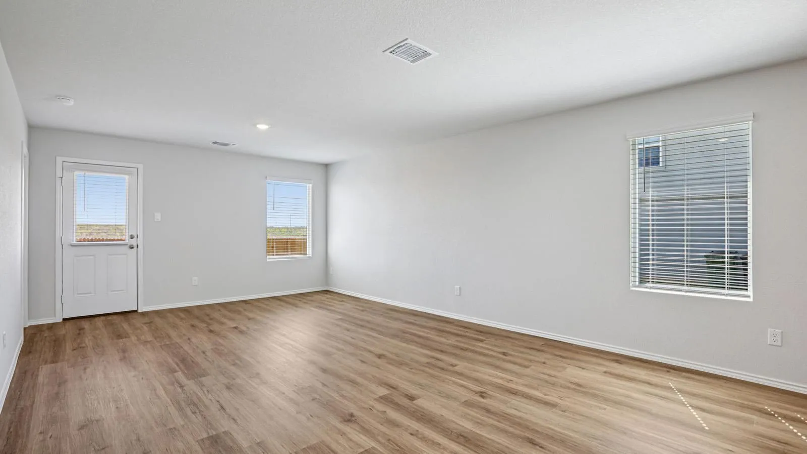 Photo 4 of 124 DAGNEY CT