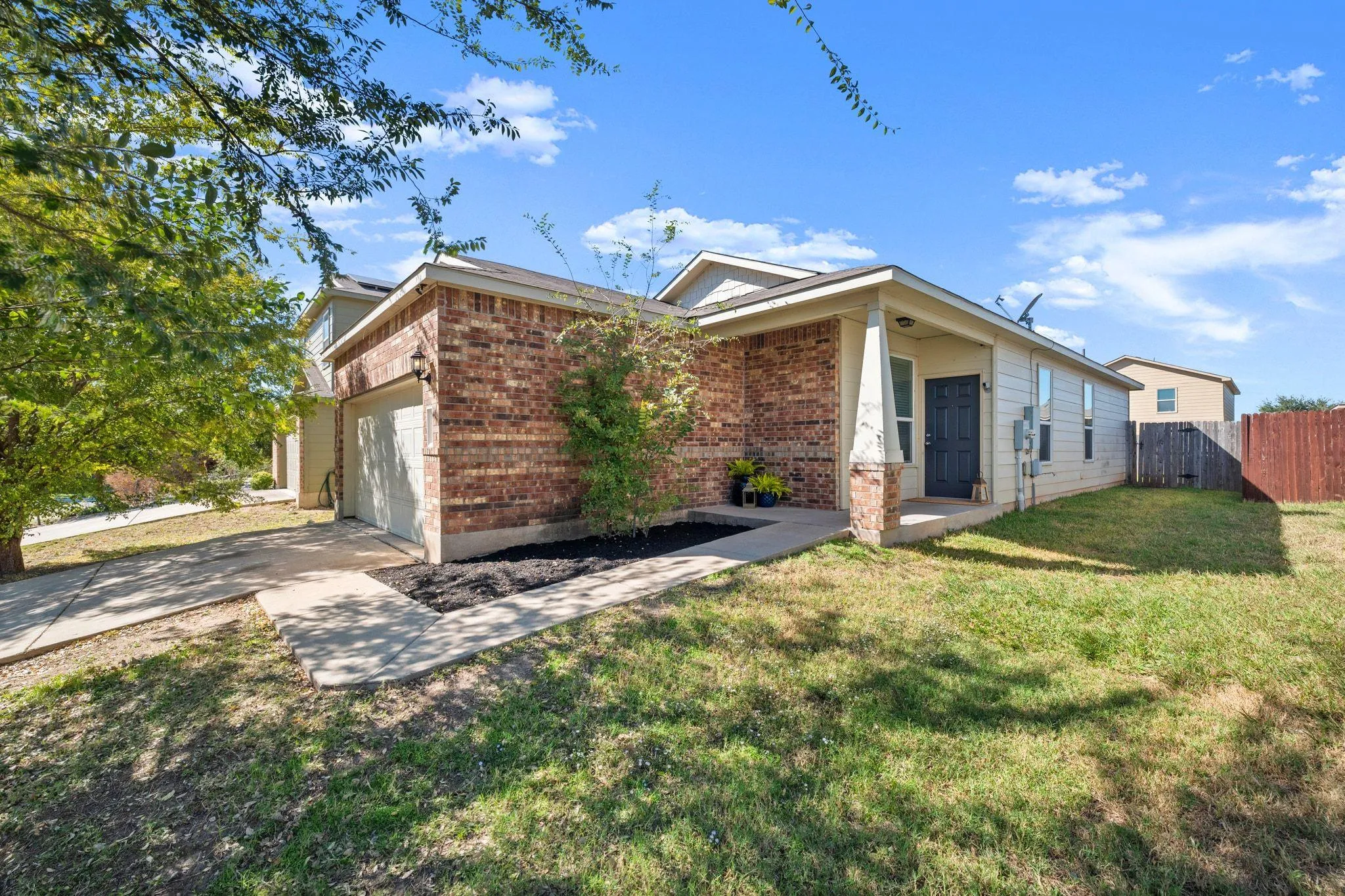 Photo of 5704 LEVENWOOD LN, Austin, 78724
