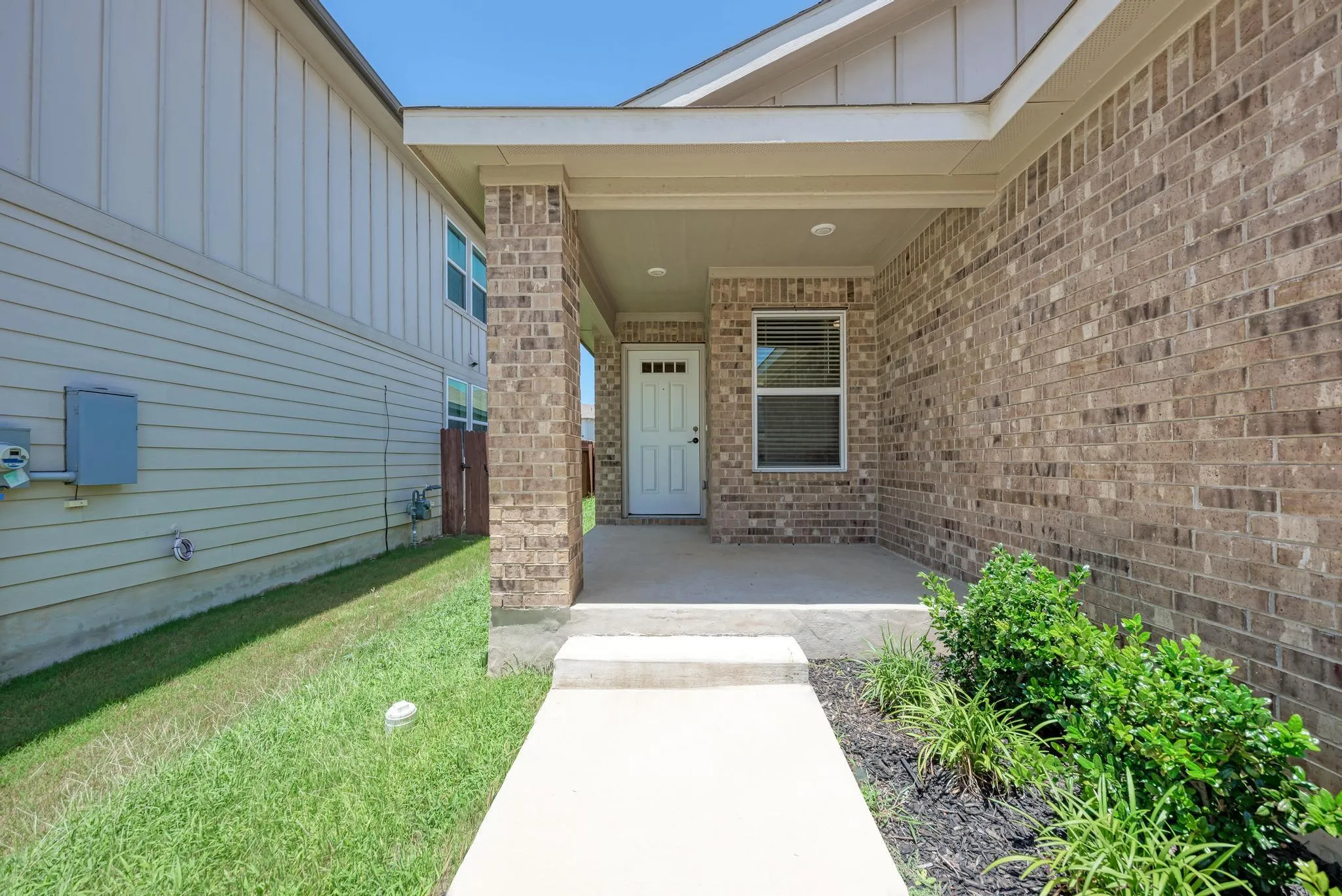 Photo 4 of 524 LONGMOUNT CV