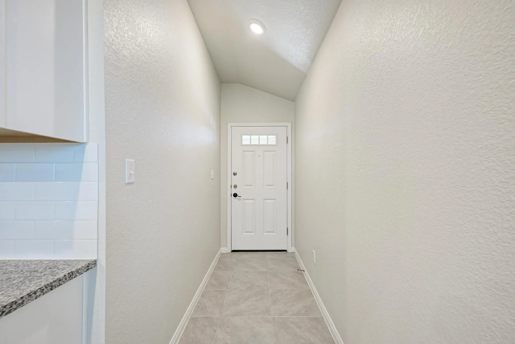 Photo 5 of 524 LONGMOUNT CV