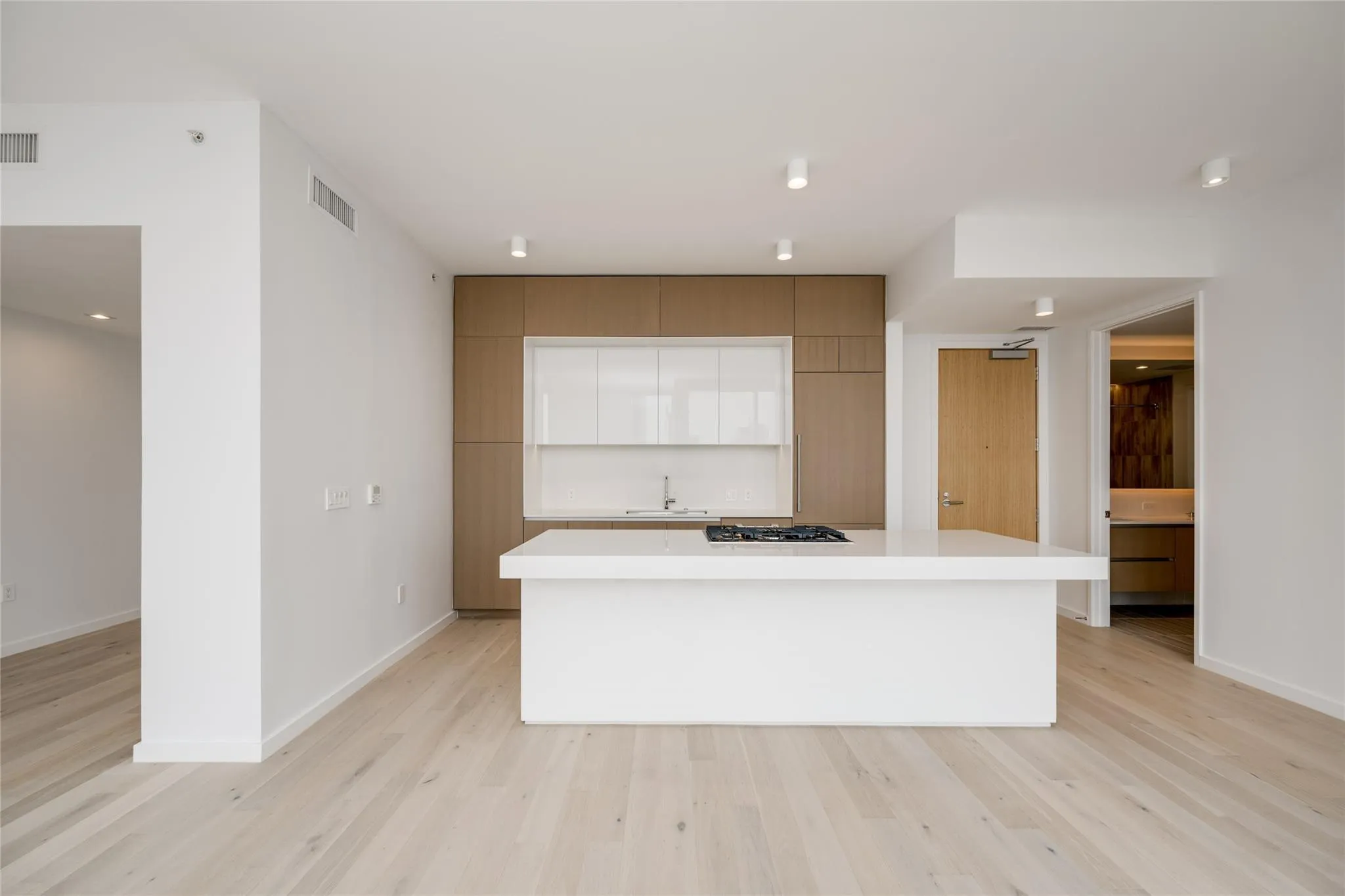 Photo 3 of 313 W 17TH ST #1806
