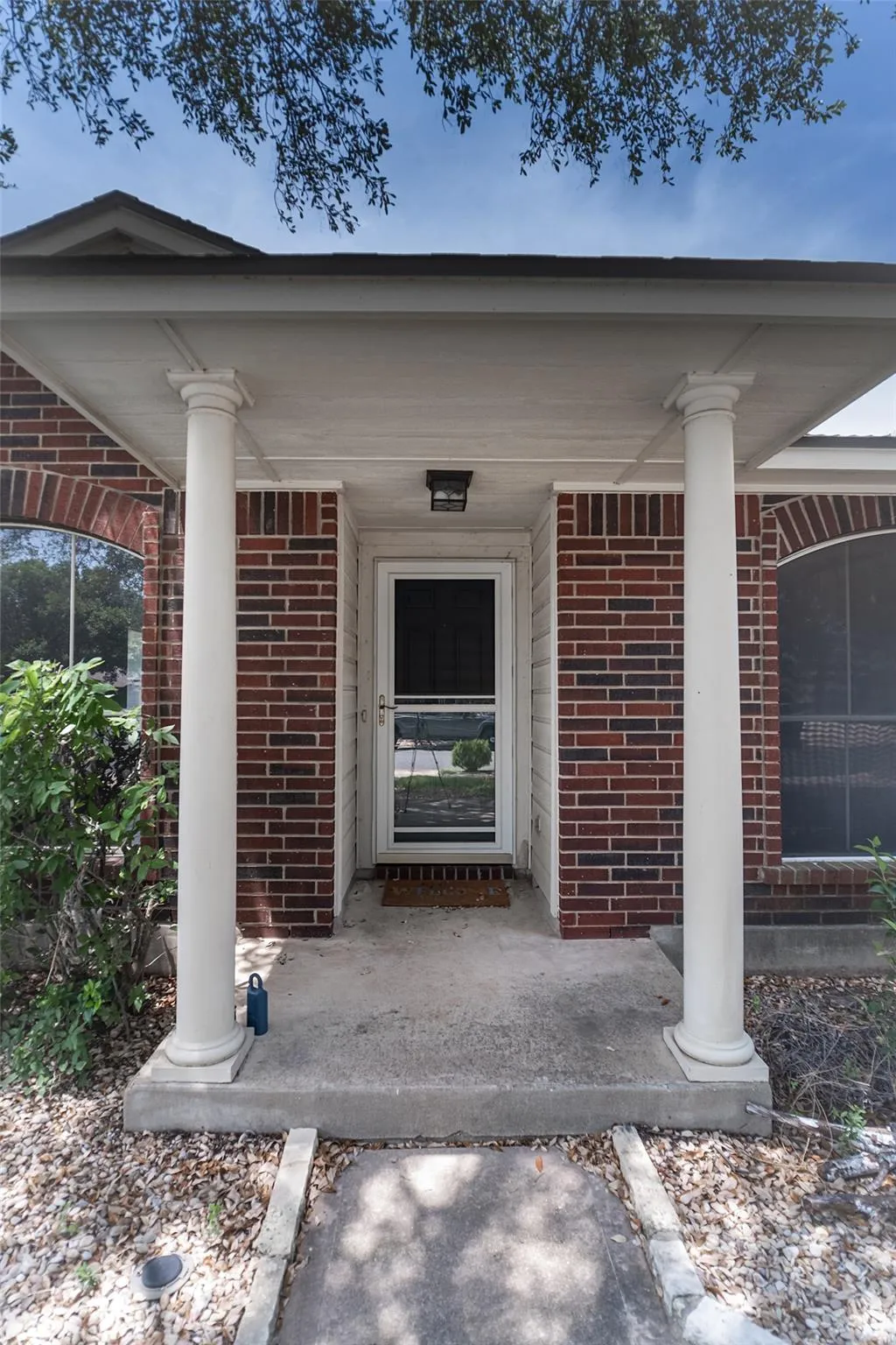 Photo 2 of 16201 MONES LN