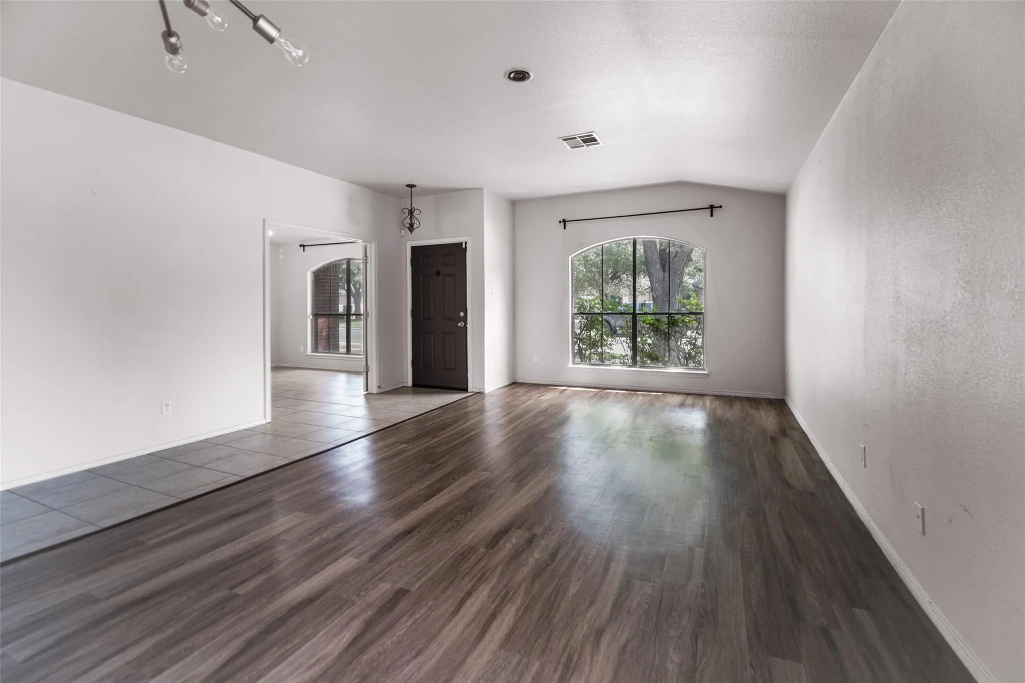 Photo 5 of 16201 MONES LN