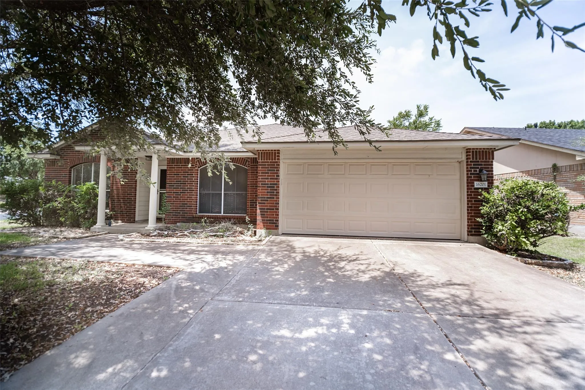 Photo 3 of 16201 MONES LN