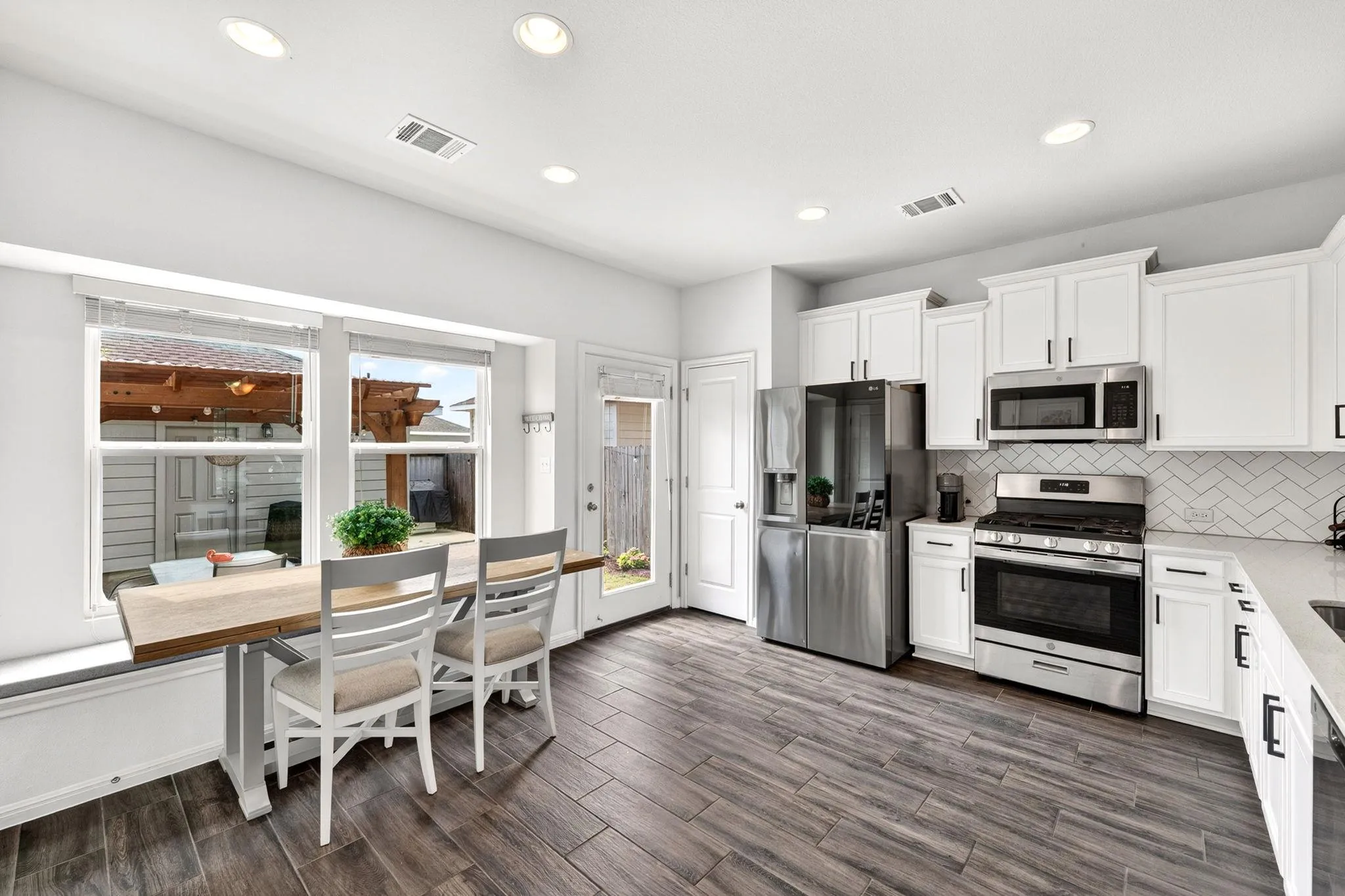 Photo 4 of 17903 PAPAVERI WAY #212