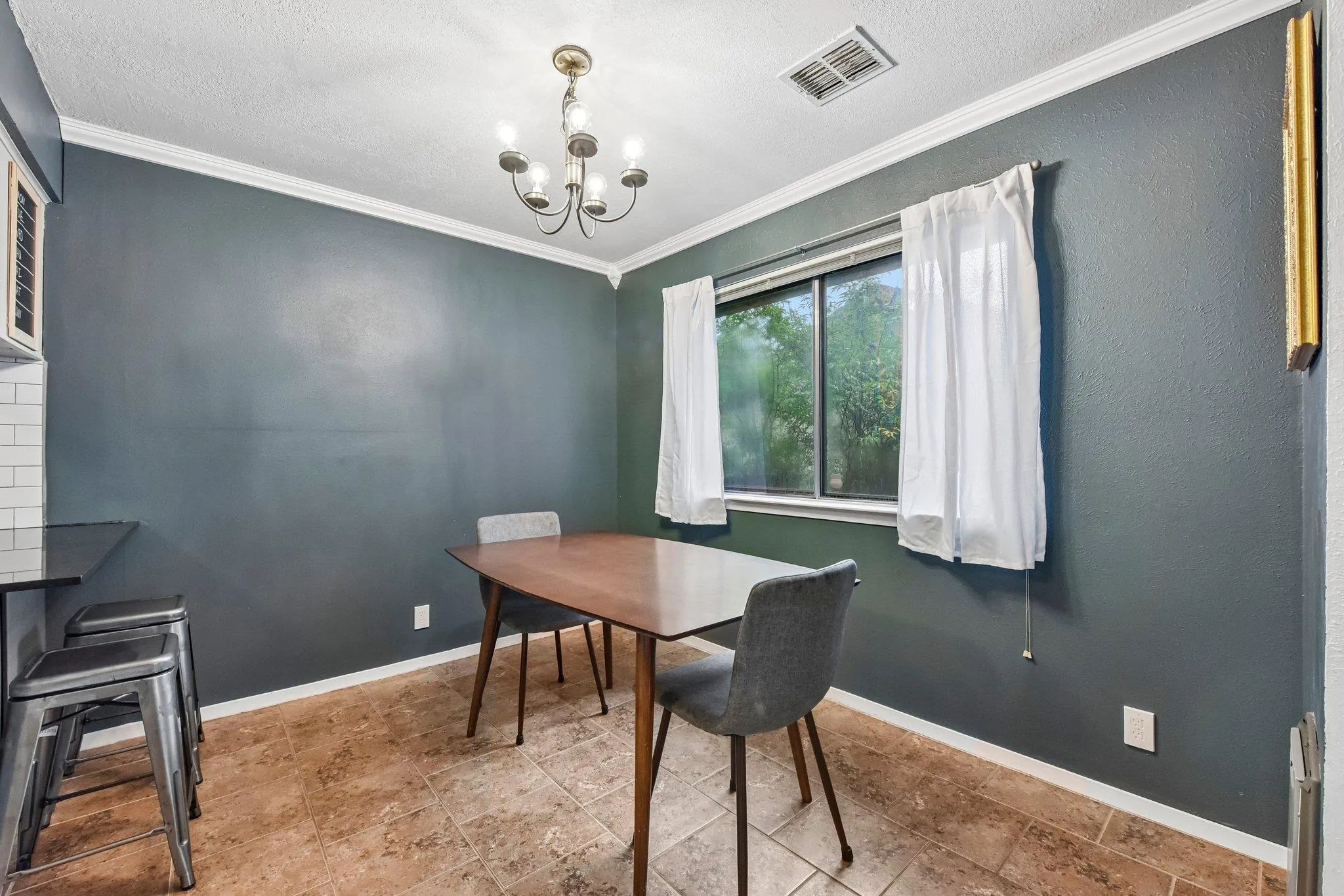 Photo 3 of 1413 W BRAKER LN #B