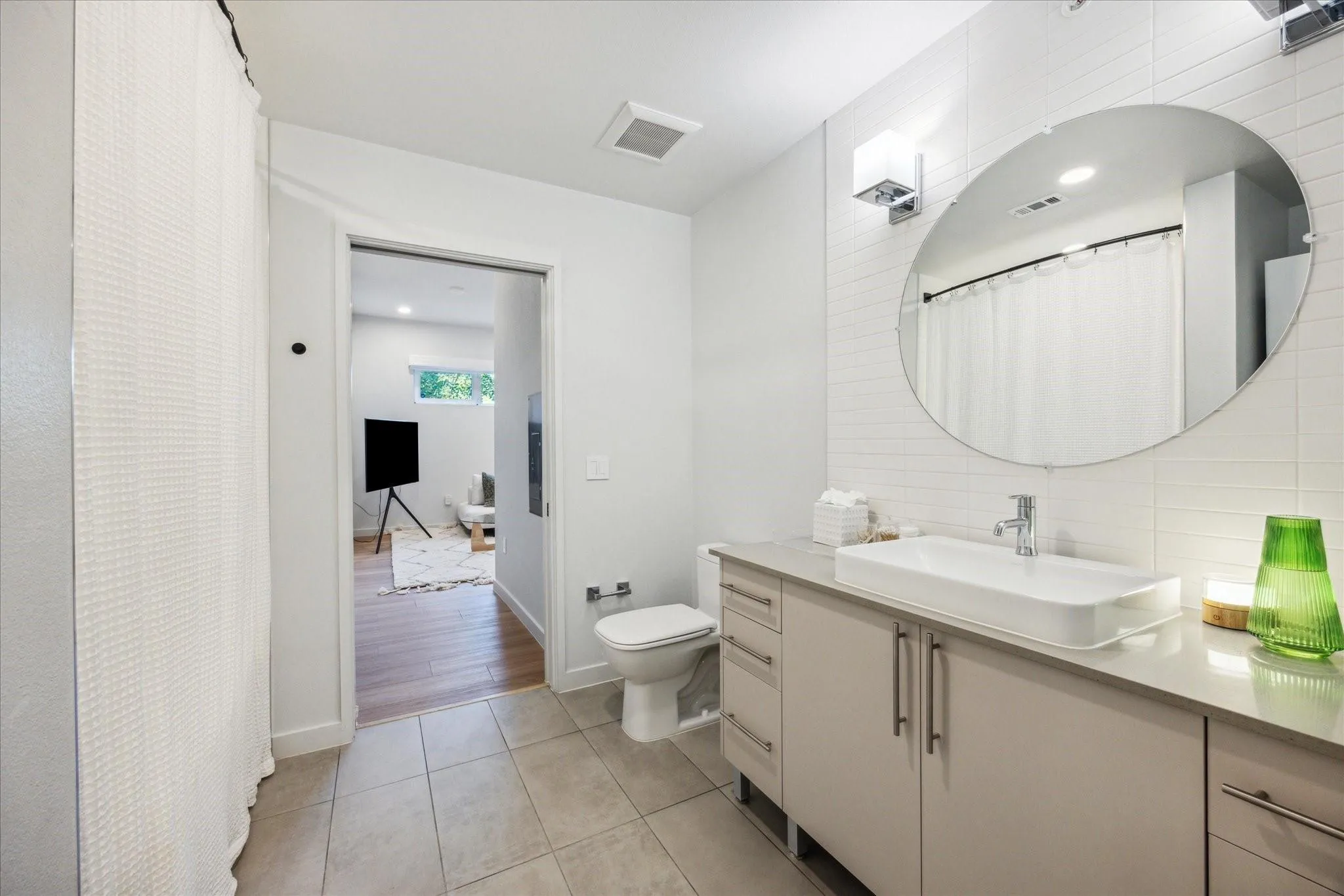 Photo 4 of 4004 BANISTER LN #115