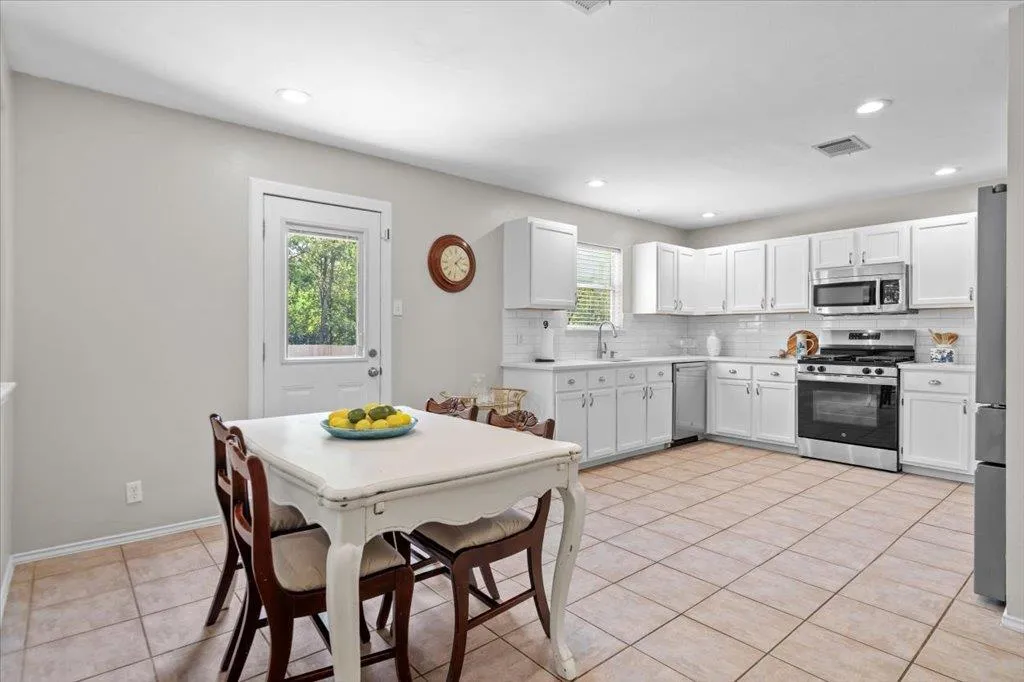 Photo 4 of 9021 KIMONO RIDGE DR