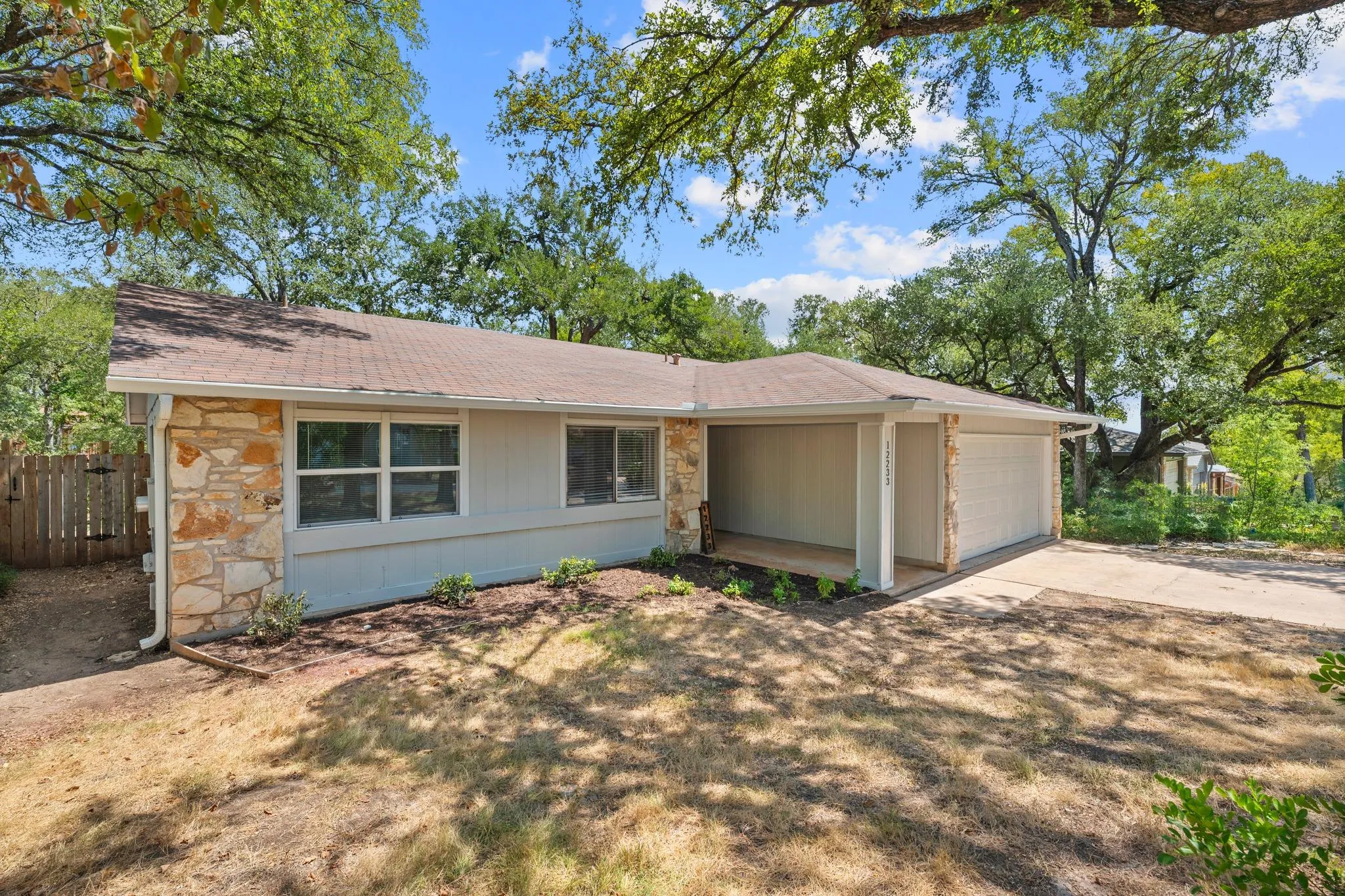 Photo 2 of 12233 FORSYTHE DR