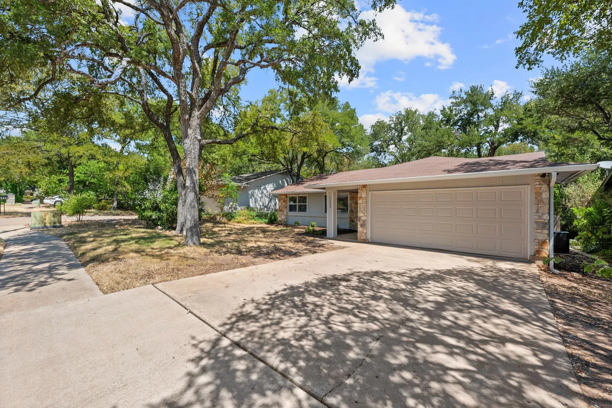 Photo 3 of 12233 FORSYTHE DR