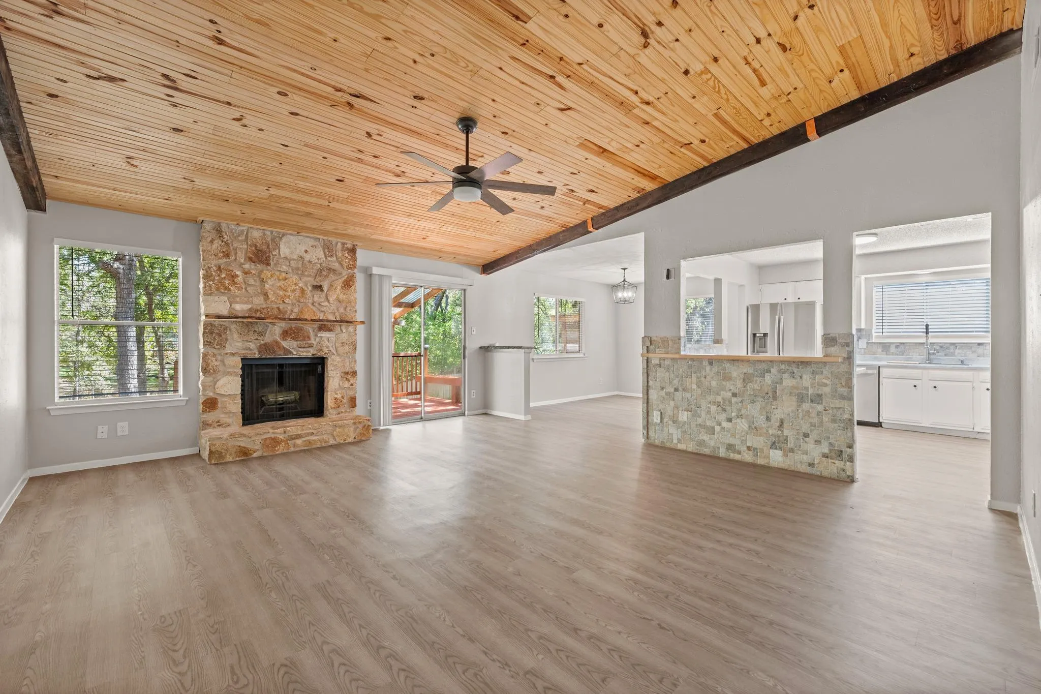Photo 4 of 12233 FORSYTHE DR