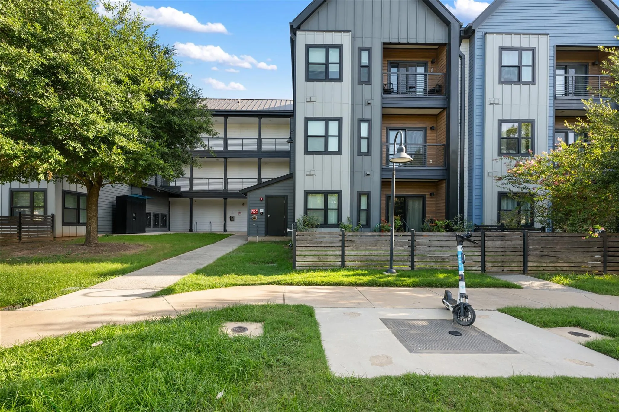 Photo 3 of 3101 W GOVALLE AVE #111