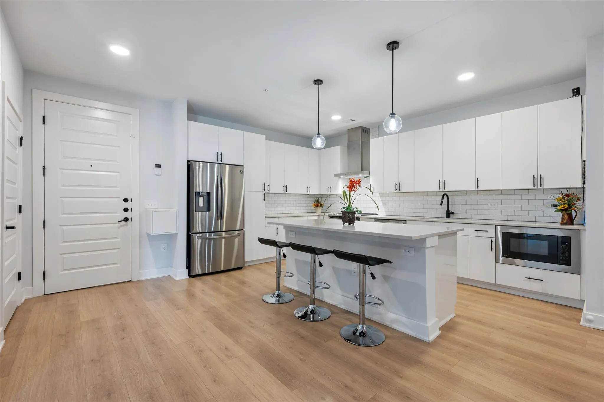 Photo 5 of 3101 W GOVALLE AVE #111