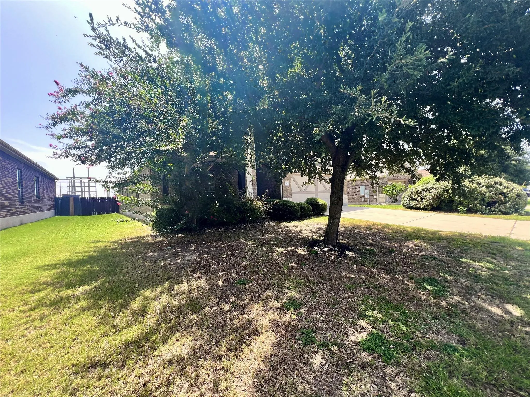 Photo 3 of 202 EMORY FIELDS DR