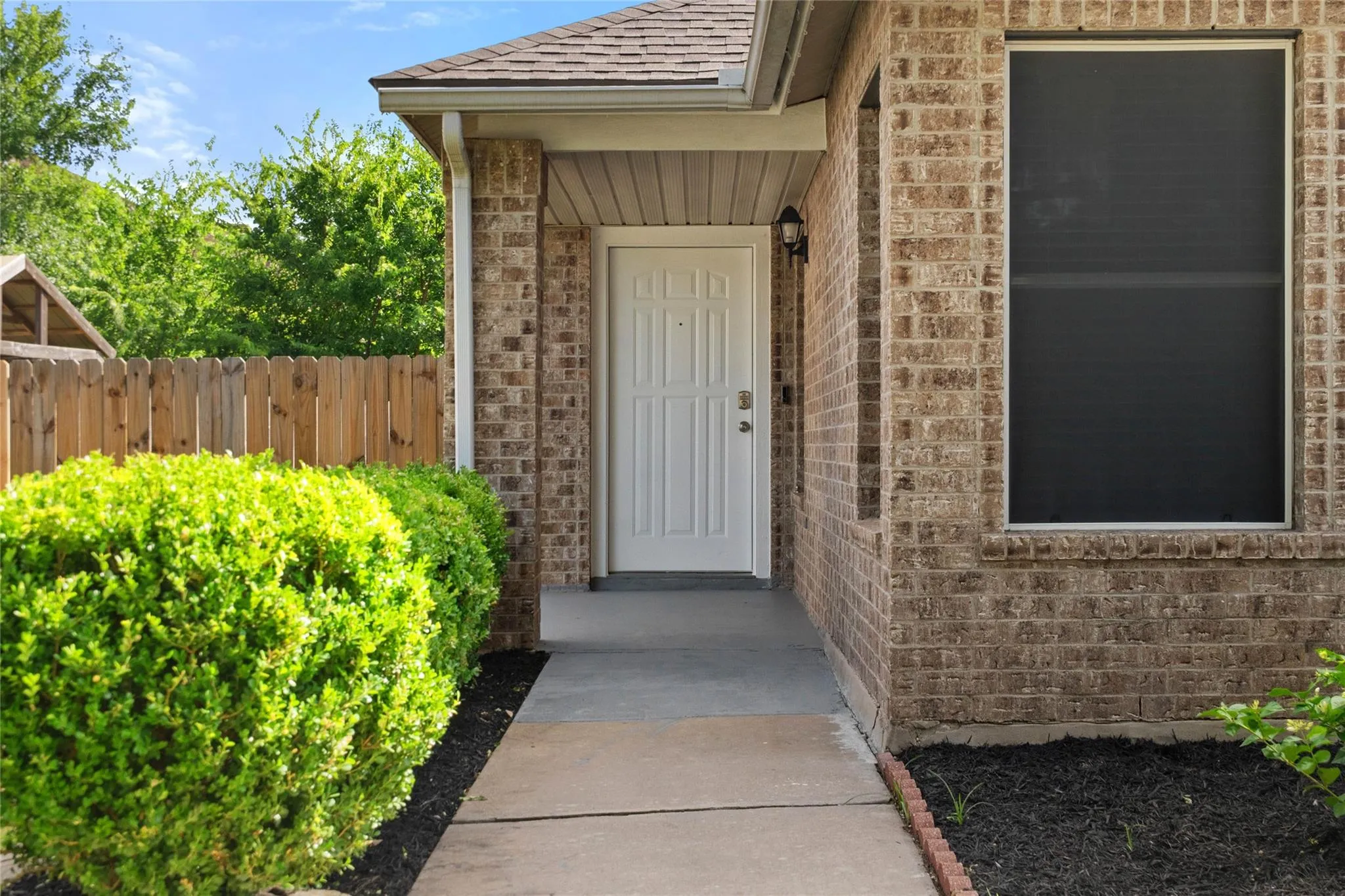 Photo 5 of 809 BETTERMAN DR