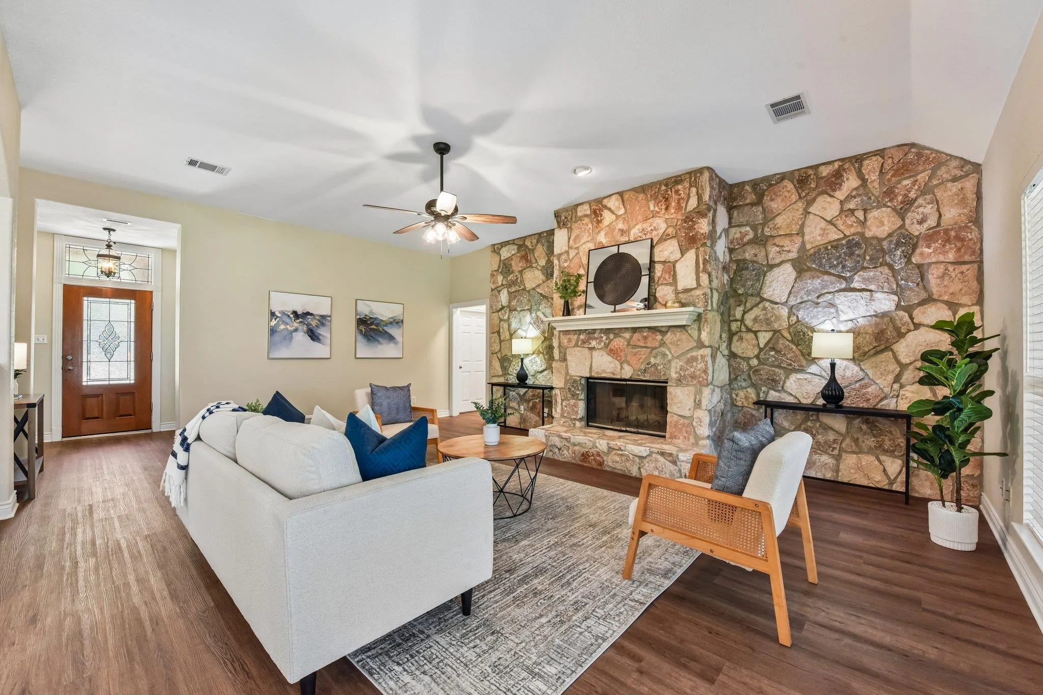 Photo 5 of 100 GROVE LN