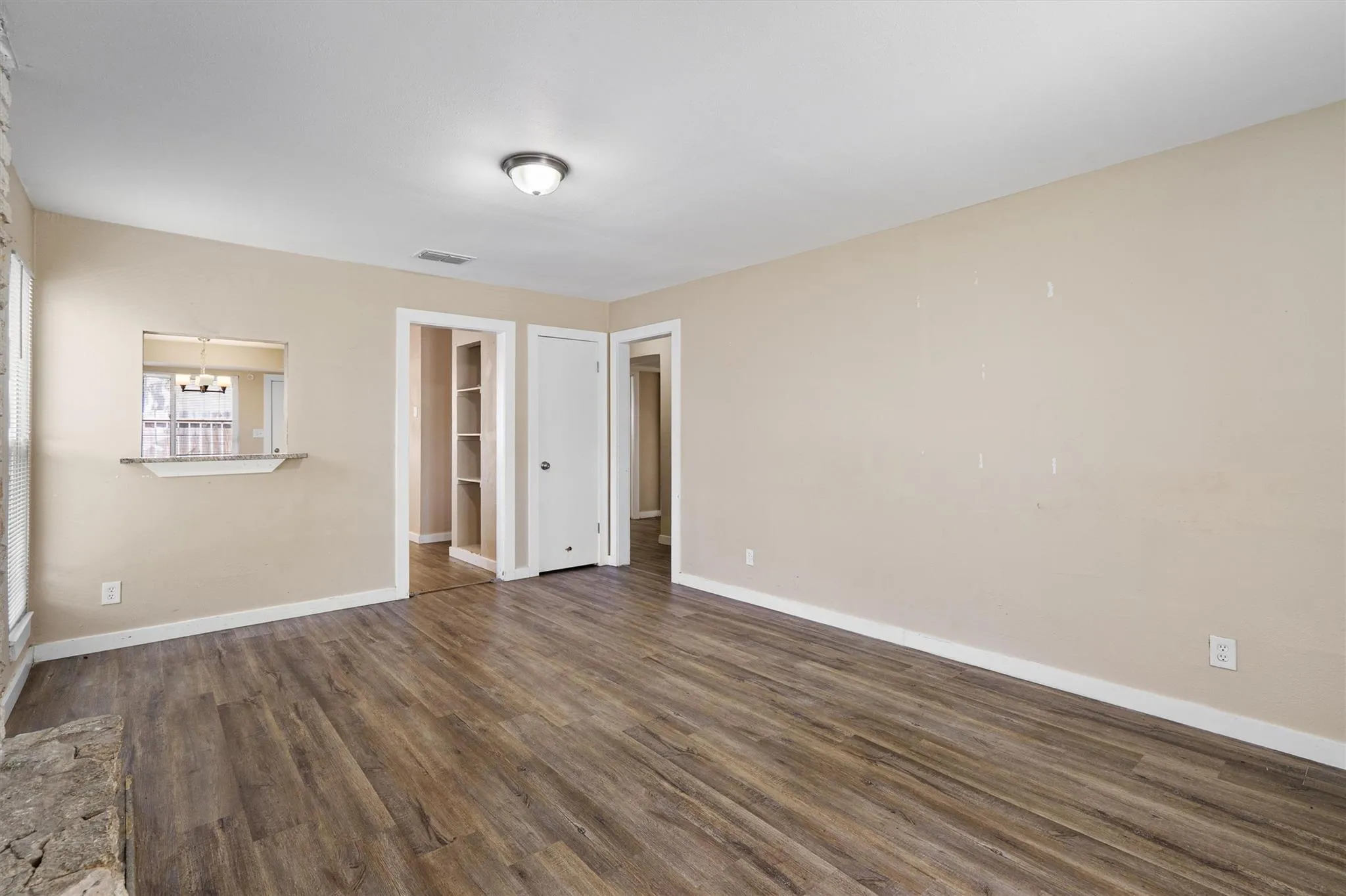 Photo 4 of 900 FIELDWOOD DR