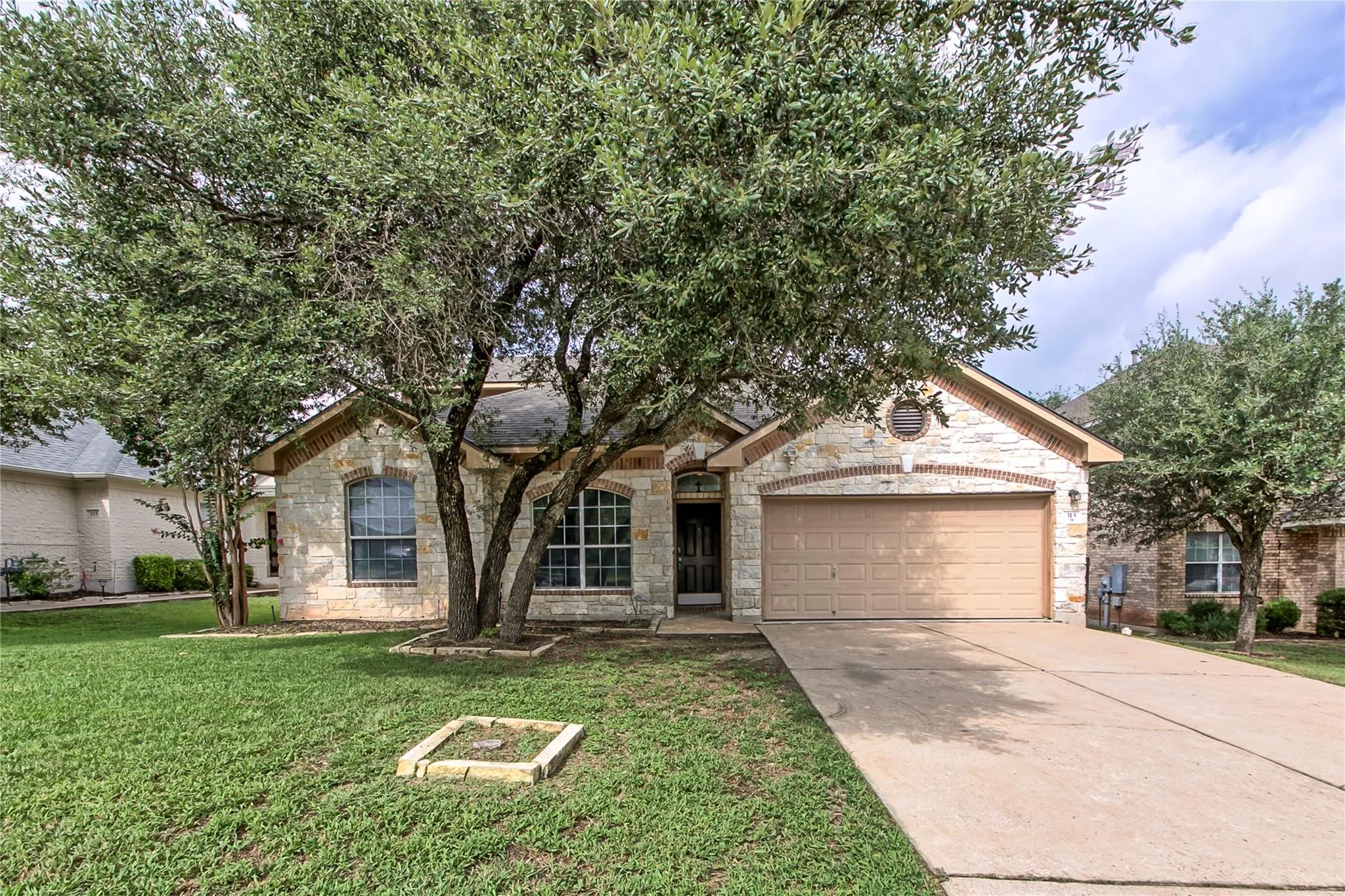 Photo 4 of 313 OLMOS DR