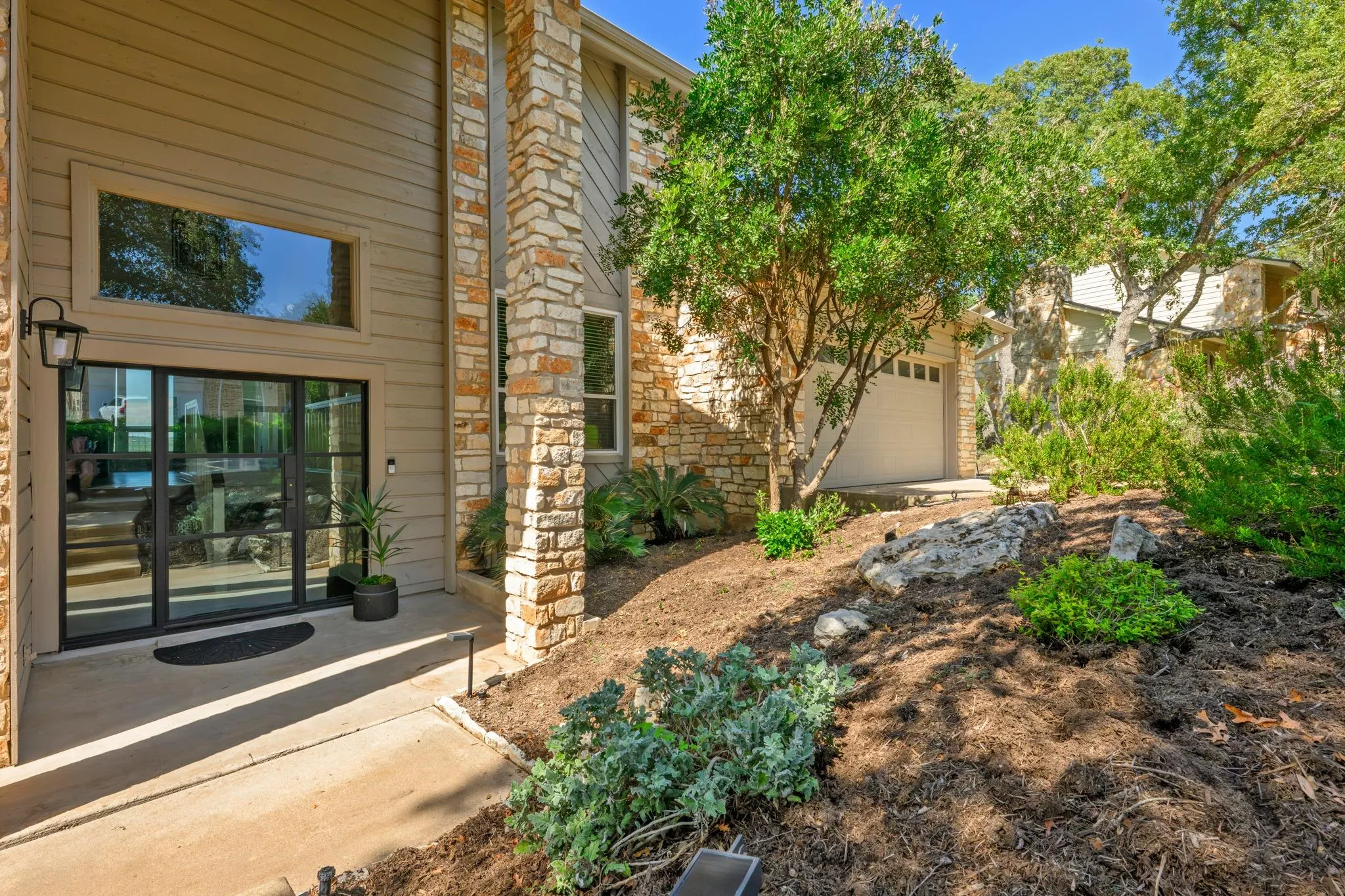 Photo 2 of 1528 BEN CRENSHAW WAY