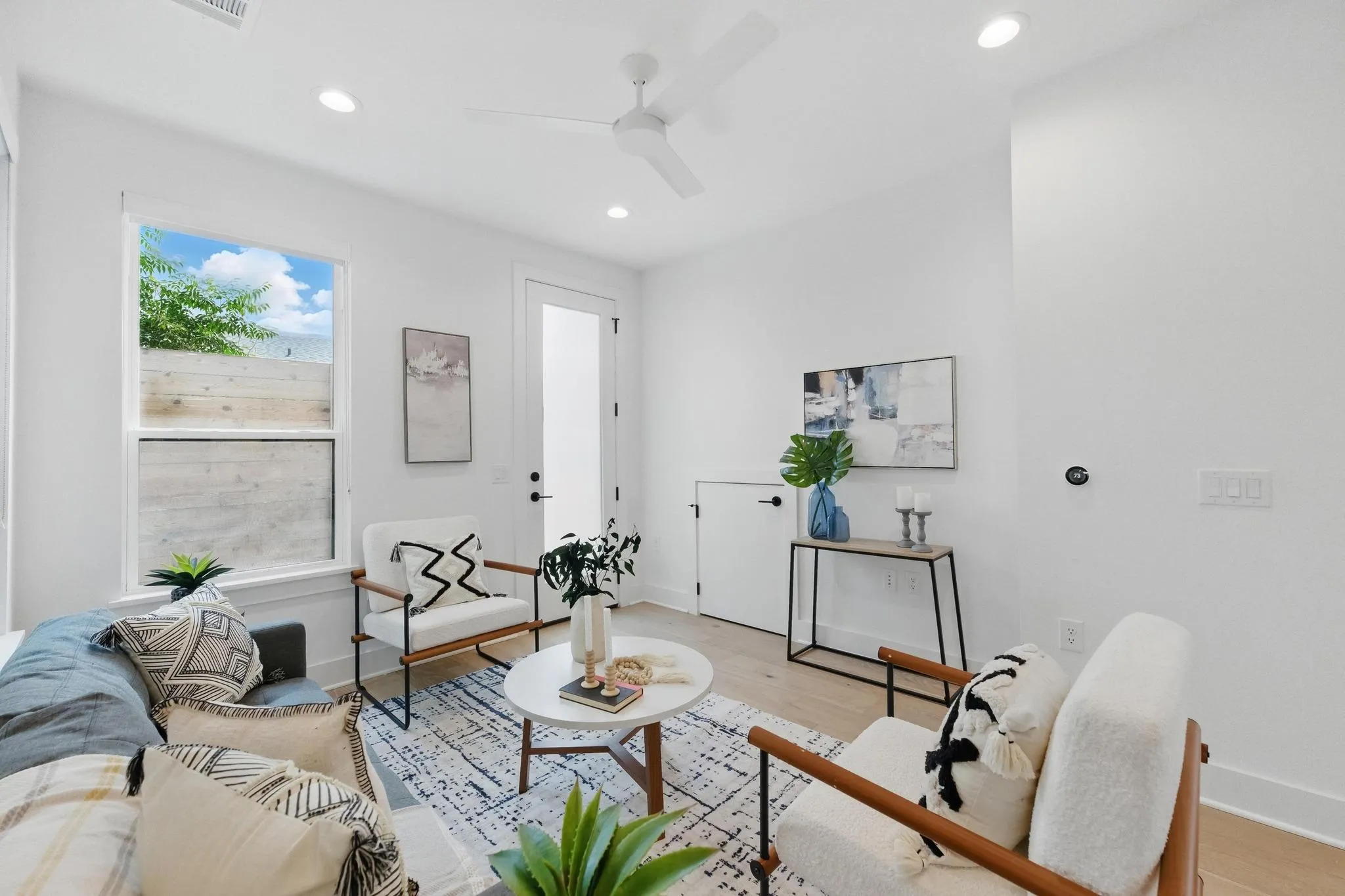 Photo 5 of 2105 SL DAVIS AVE. #2 NONE