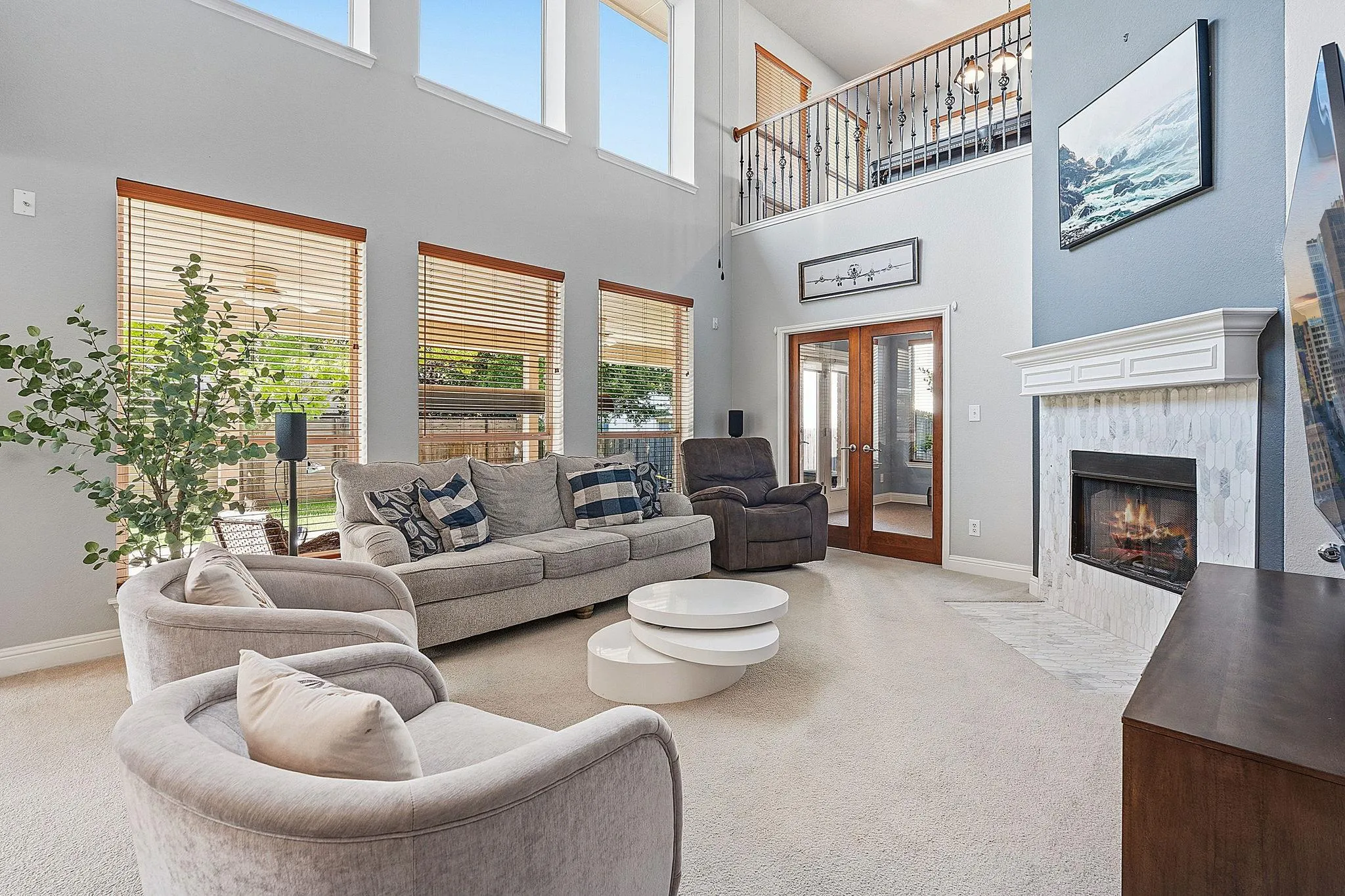 Photo 4 of 2126 CLEAR LAKE PL