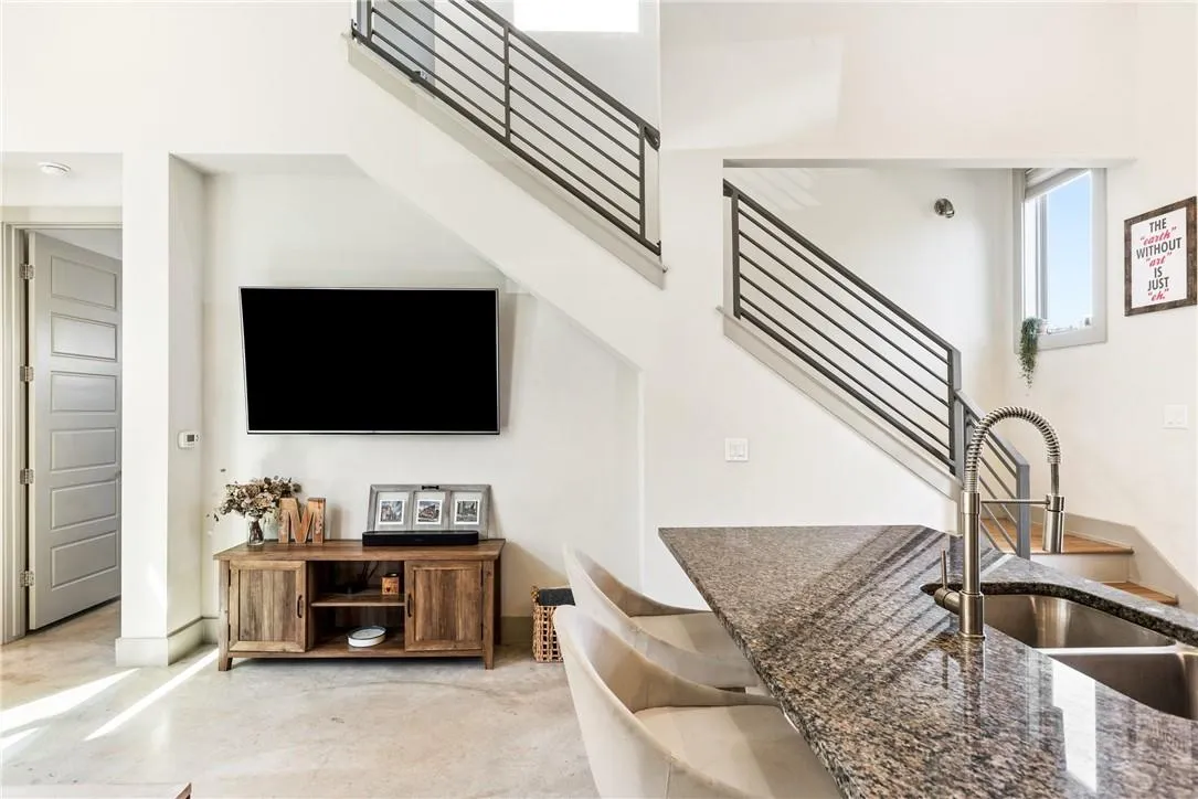 Photo 5 of 1807 ULIT AVE #B