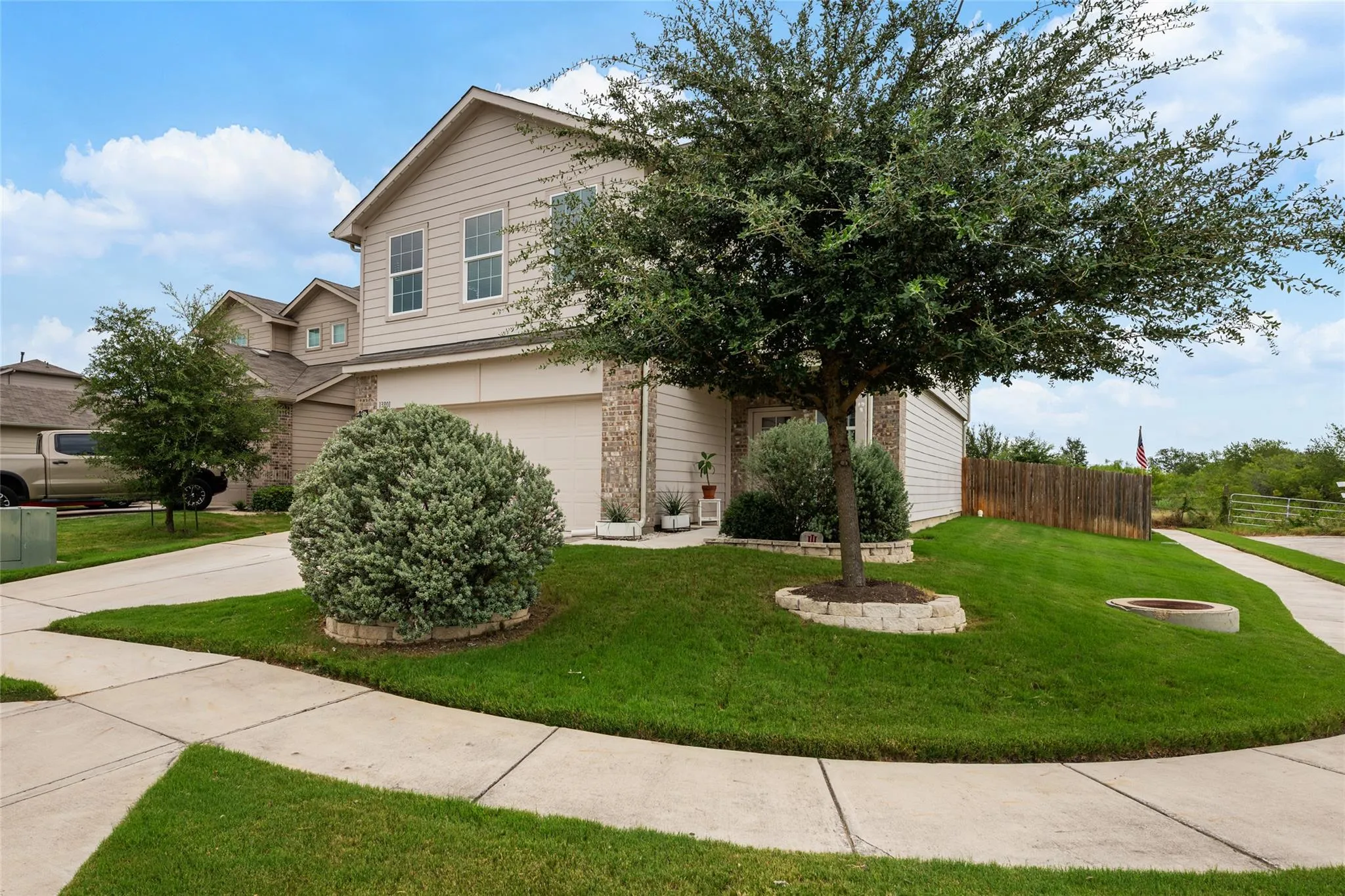 Photo 4 of 13901 MACQUARIE DR