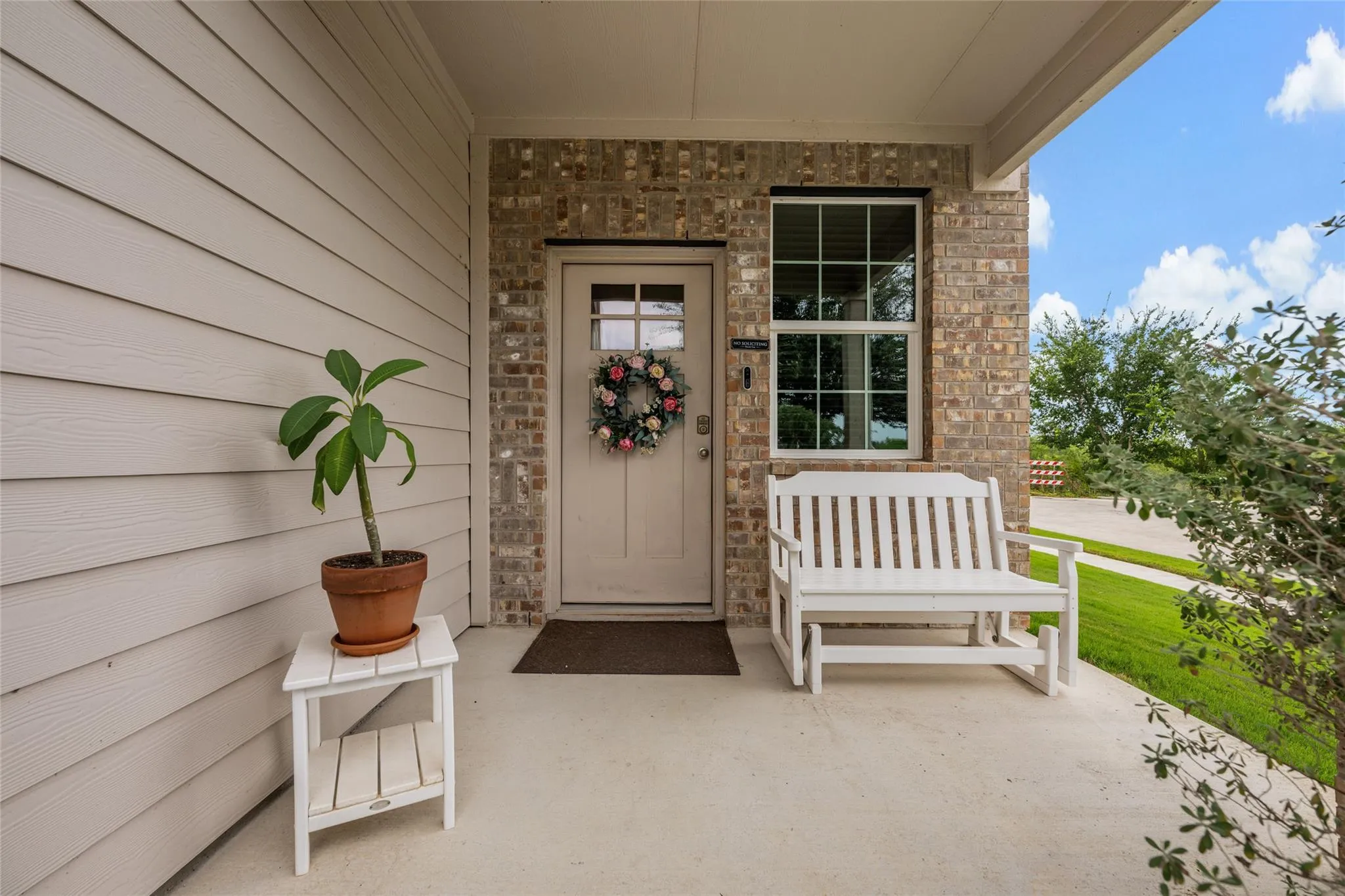 Photo 5 of 13901 MACQUARIE DR
