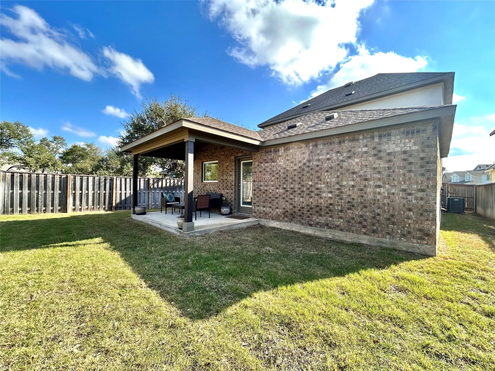 Photo 2 of 1357 KNEEHIGH LN