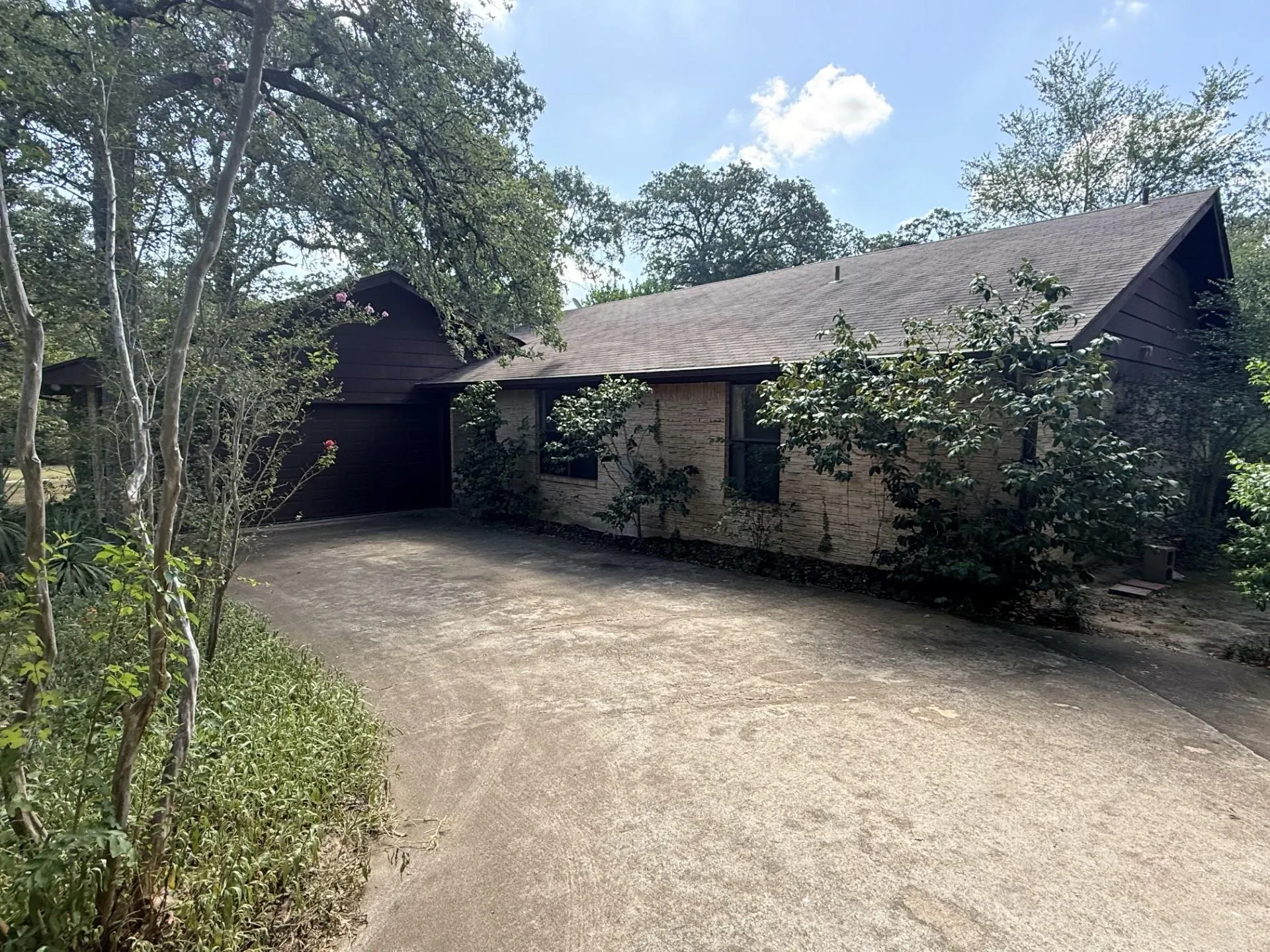Photo 4 of 109 PINE CONE LN