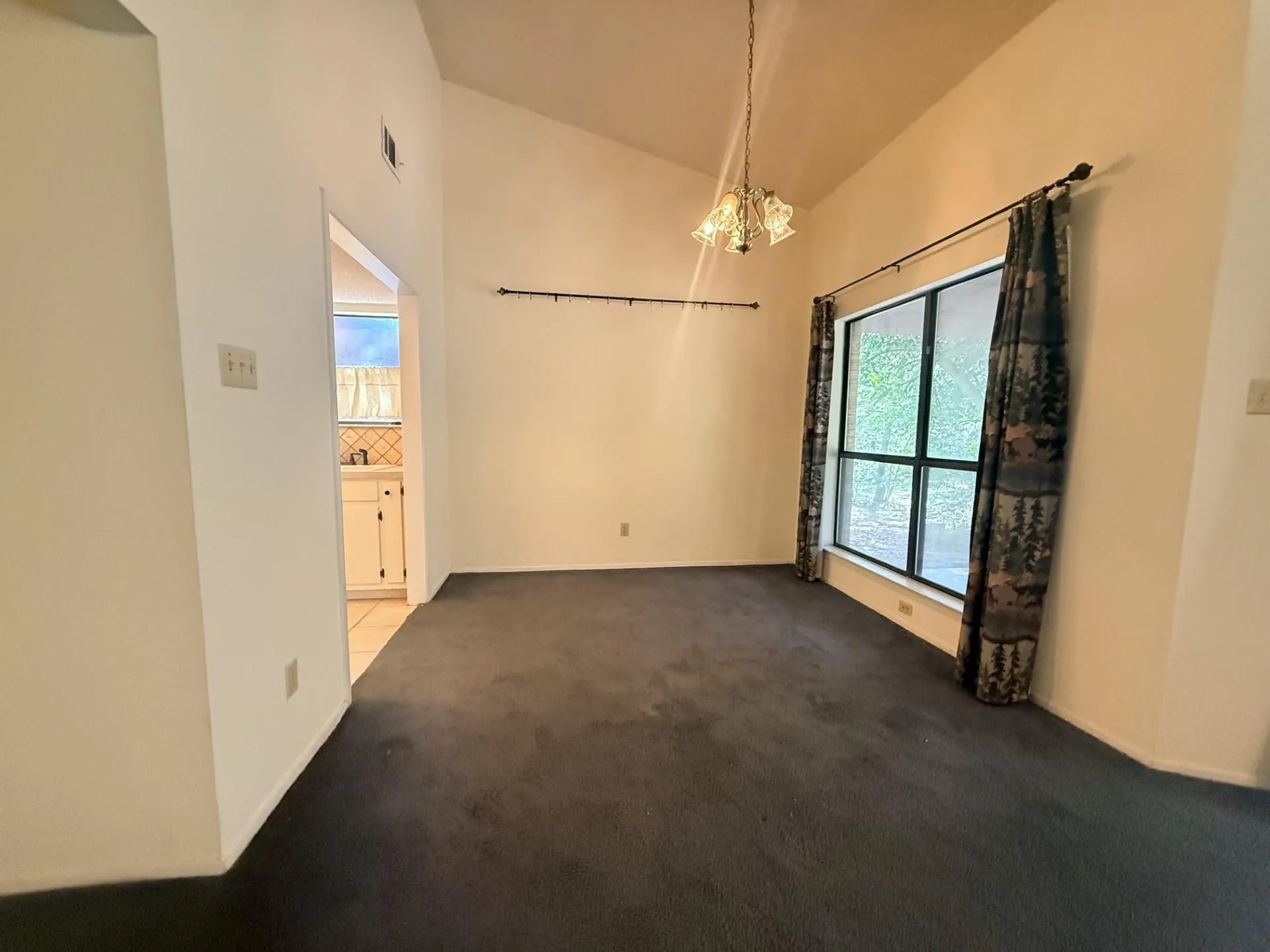 Photo 5 of 109 PINE CONE LN