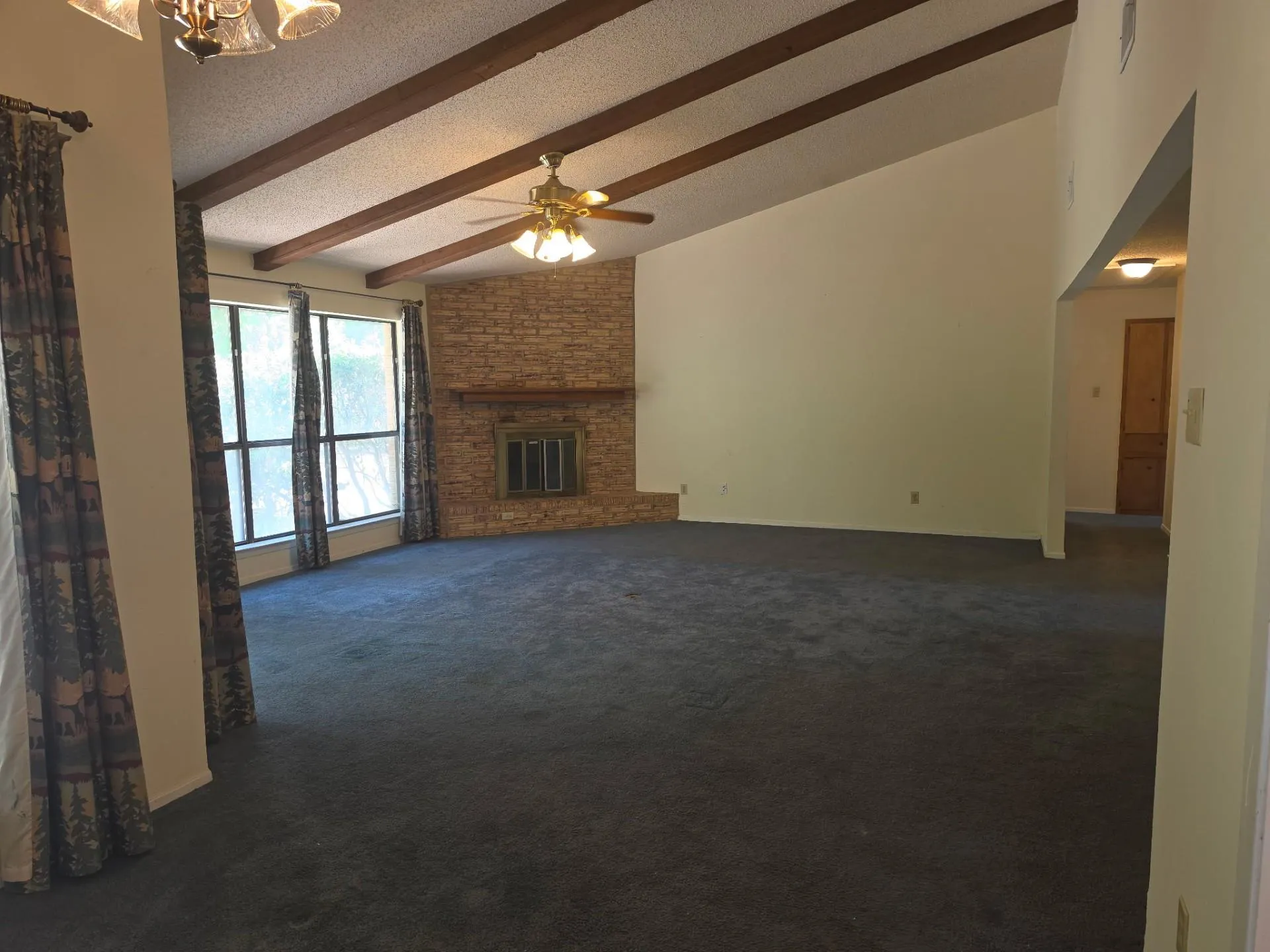Photo 3 of 109 PINE CONE LN