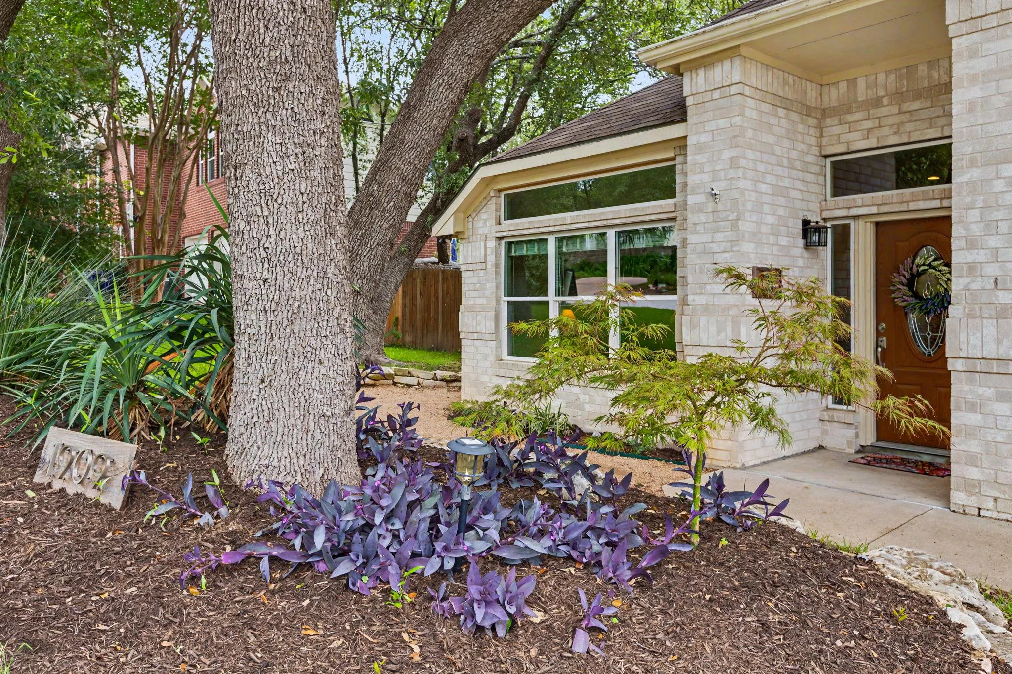 Photo 5 of 1909 HOLLY HILL DR