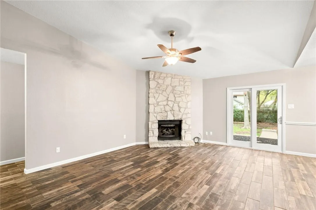 Photo 5 of 9708 MOORBERRY ST