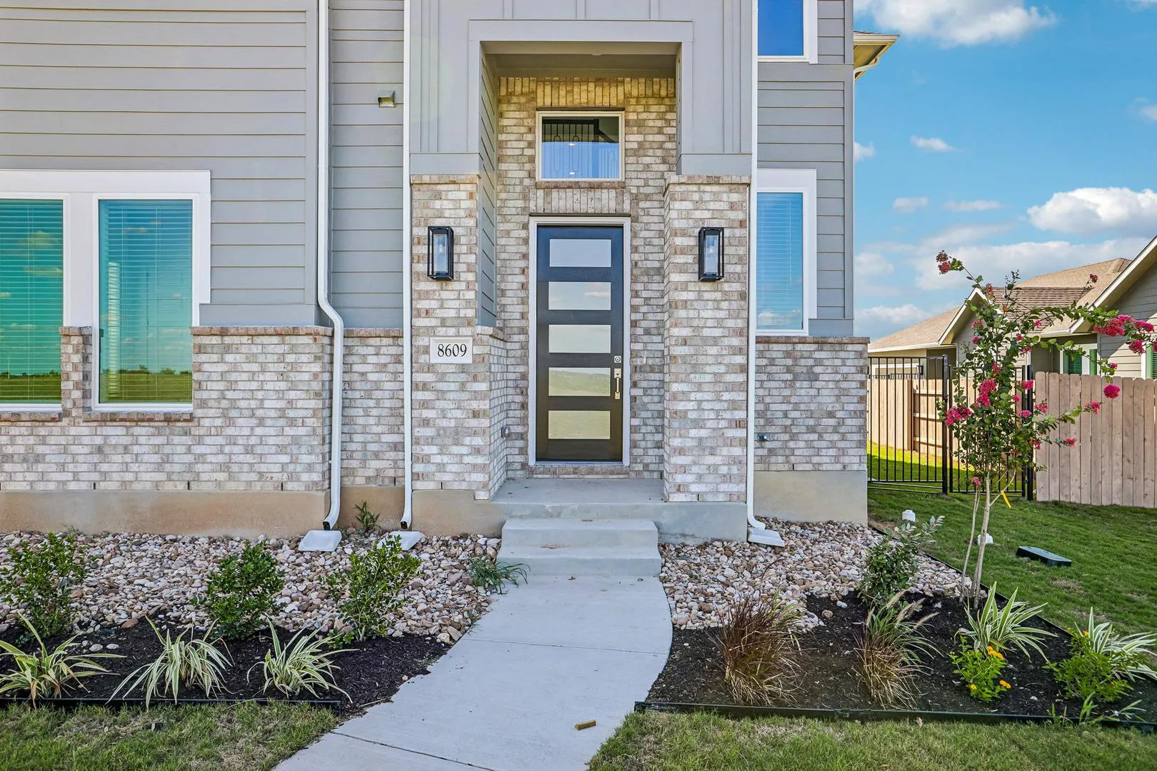 Photo 3 of 8609 CHALGRIN PL