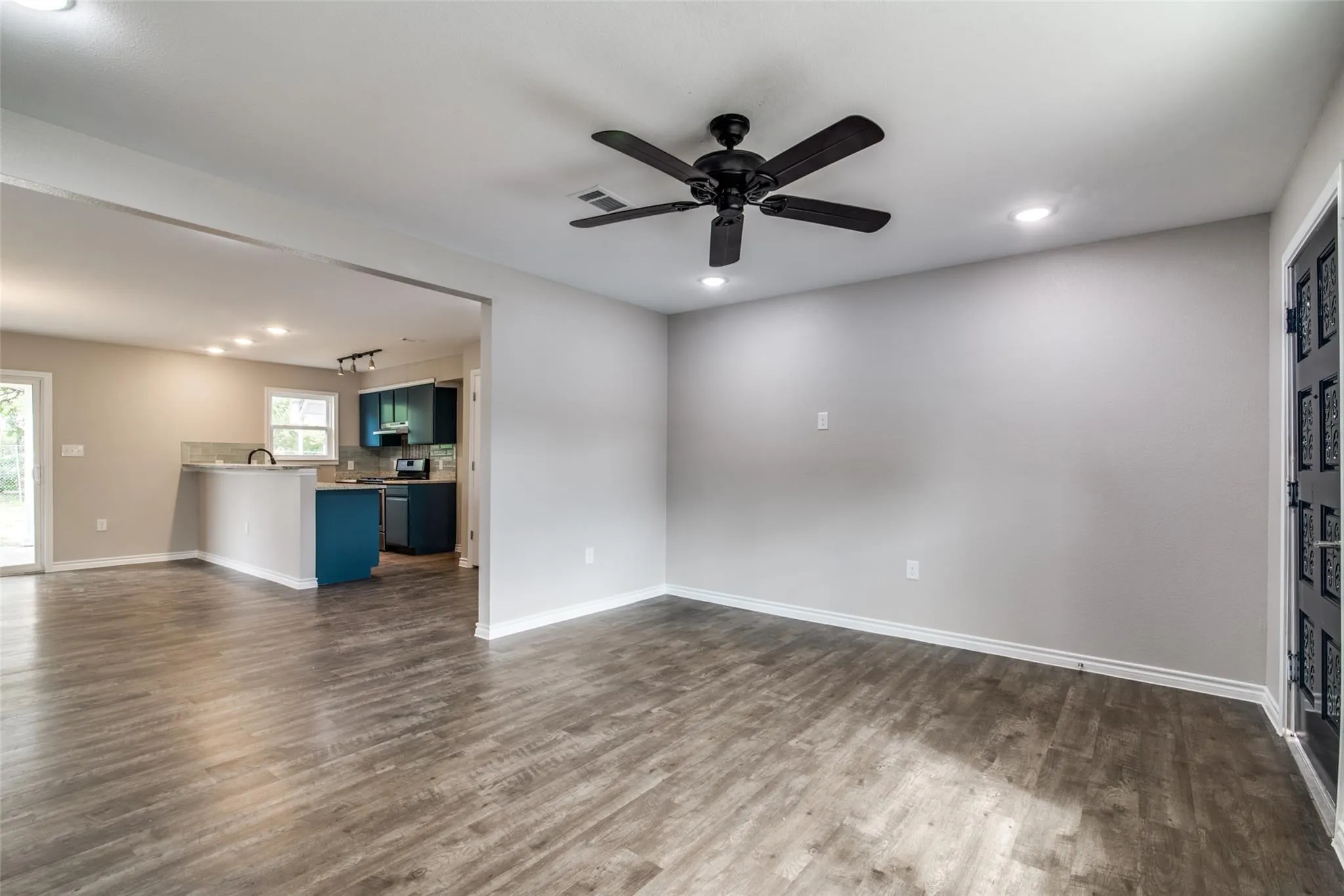Photo 5 of 500 LOCKWOOD ST