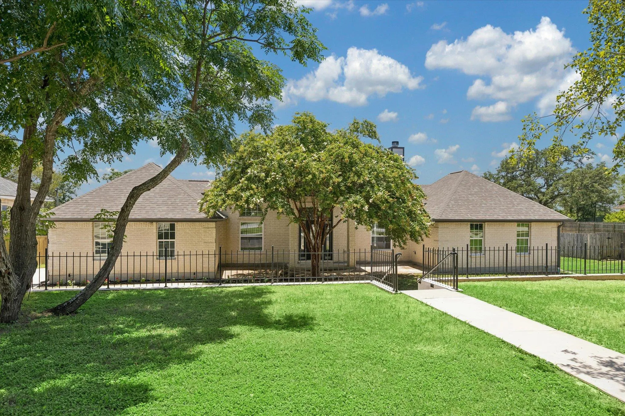 Photo of 321 QUARRY SPRINGS DR, San Marcos, TX, 78666