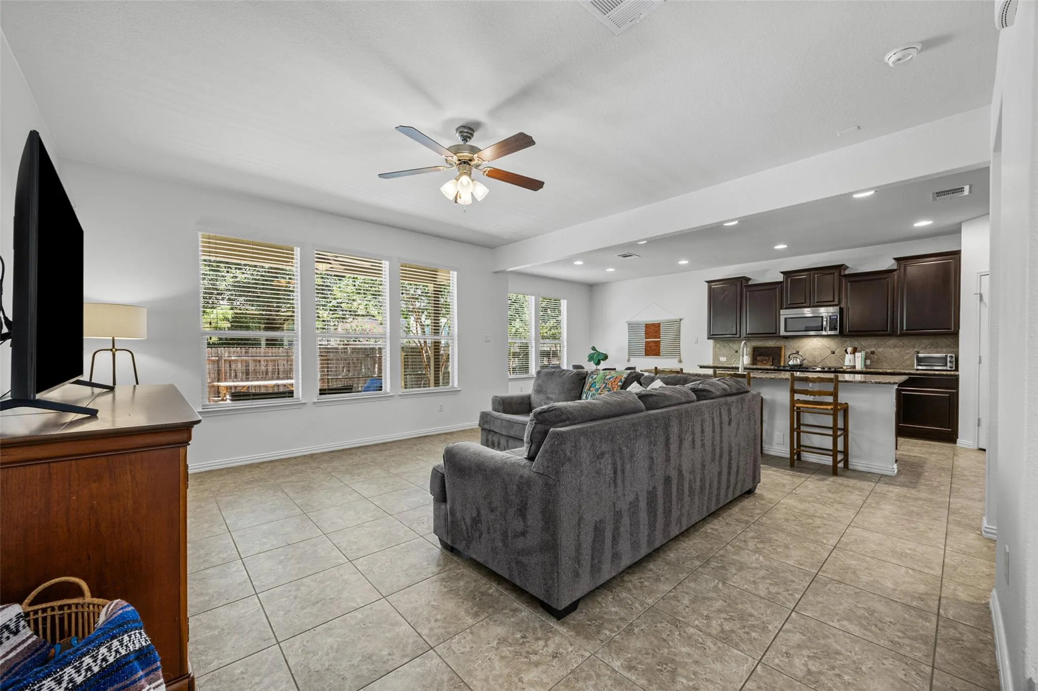 Photo 4 of 1408 MIDDLEFIELD CT