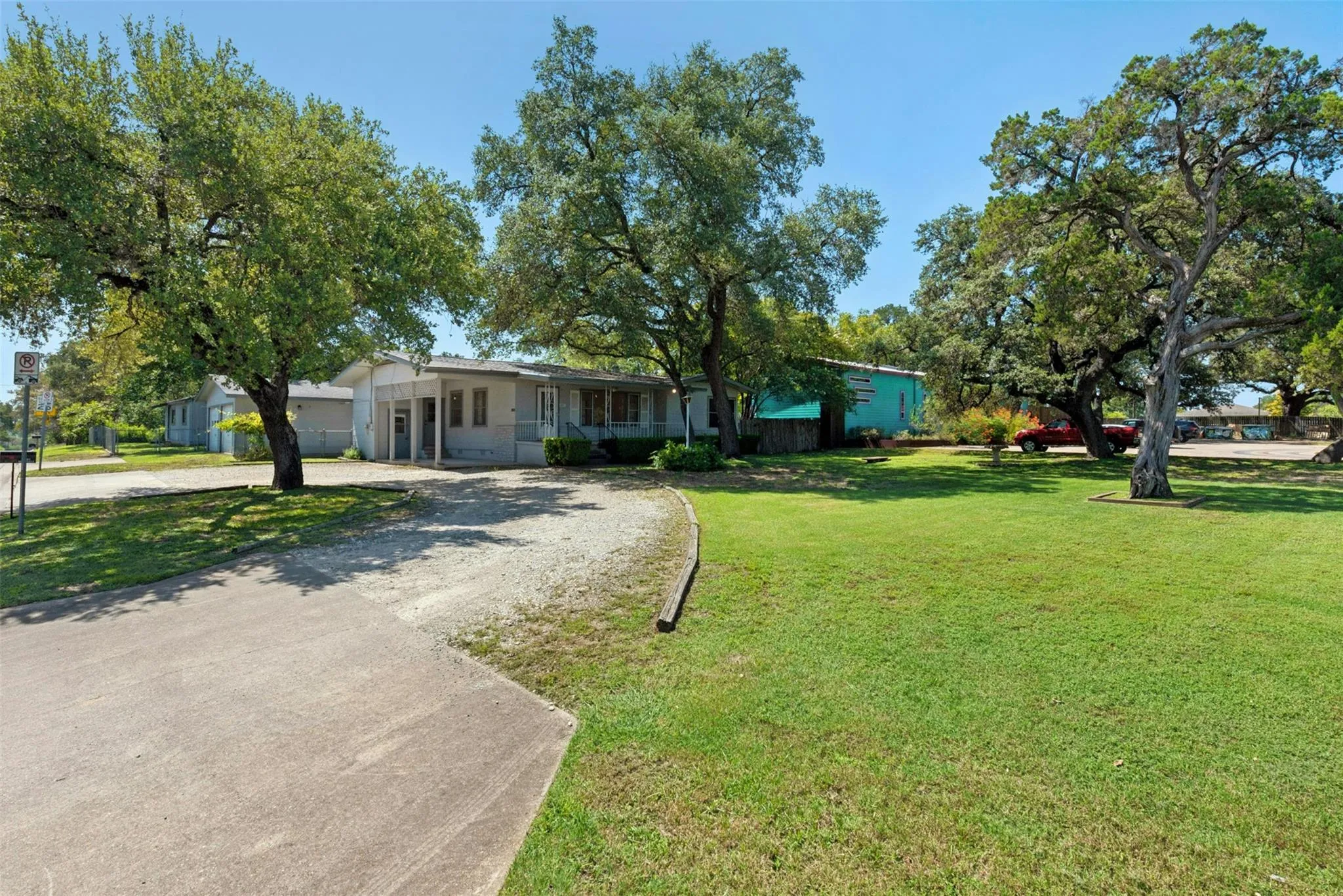 Photo 5 of 6401 MENCHACA RD