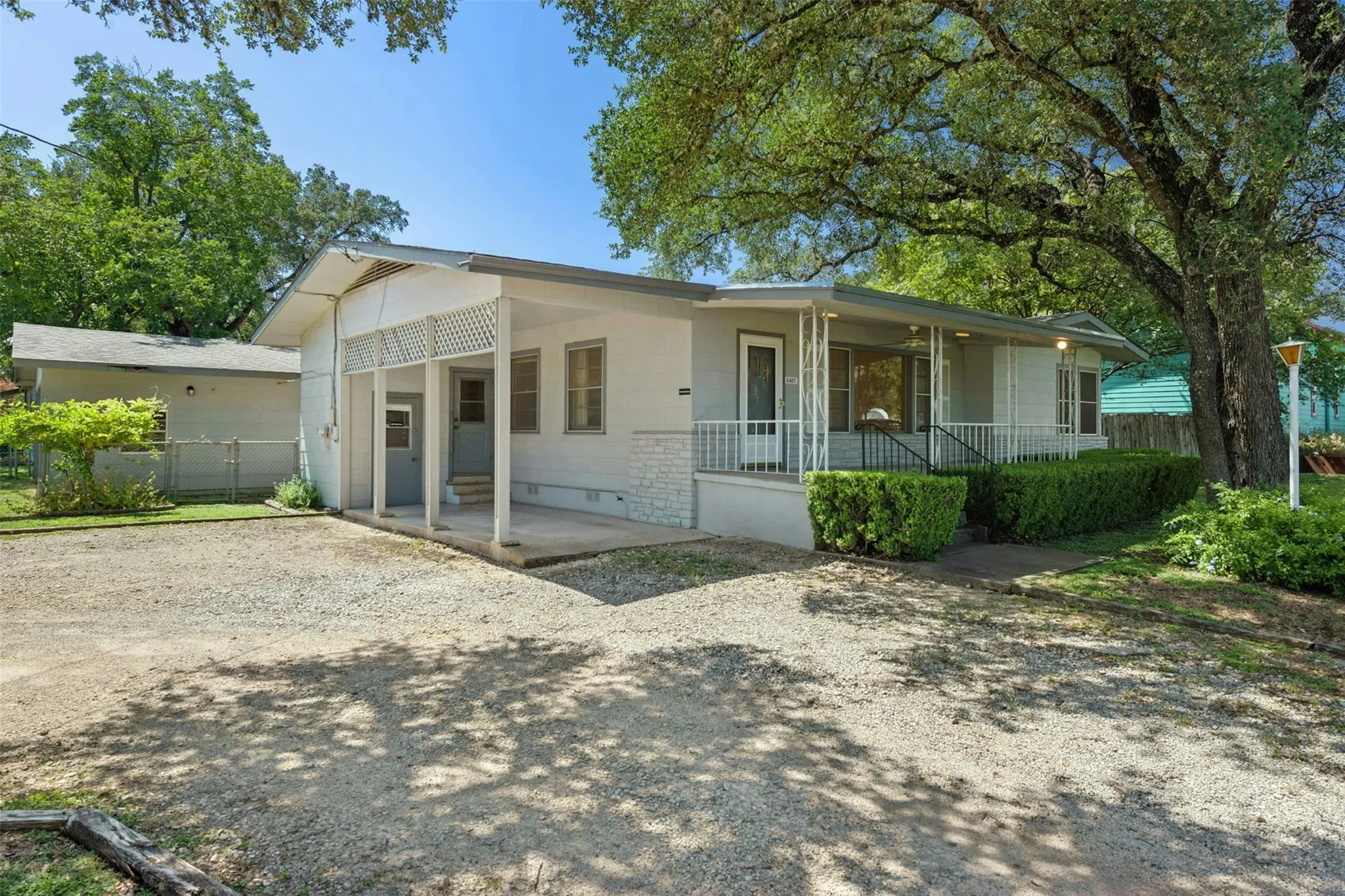 Photo 4 of 6401 MENCHACA RD