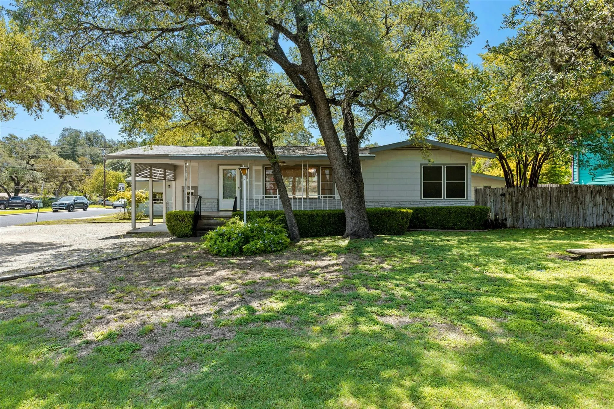 Photo 3 of 6401 MENCHACA RD