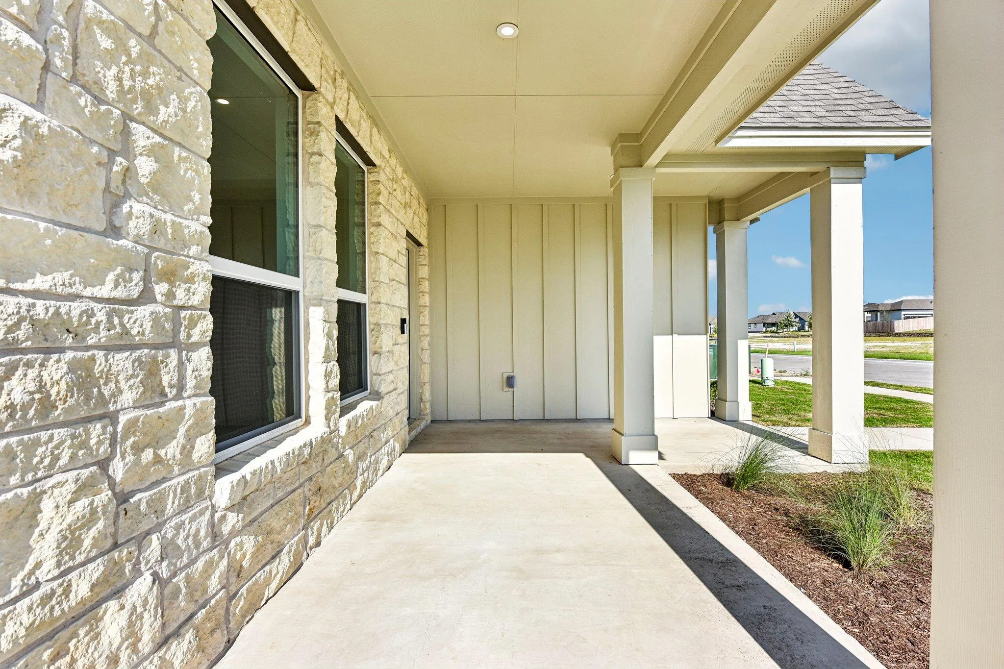 Photo 3 of 472 TREADWELL LN