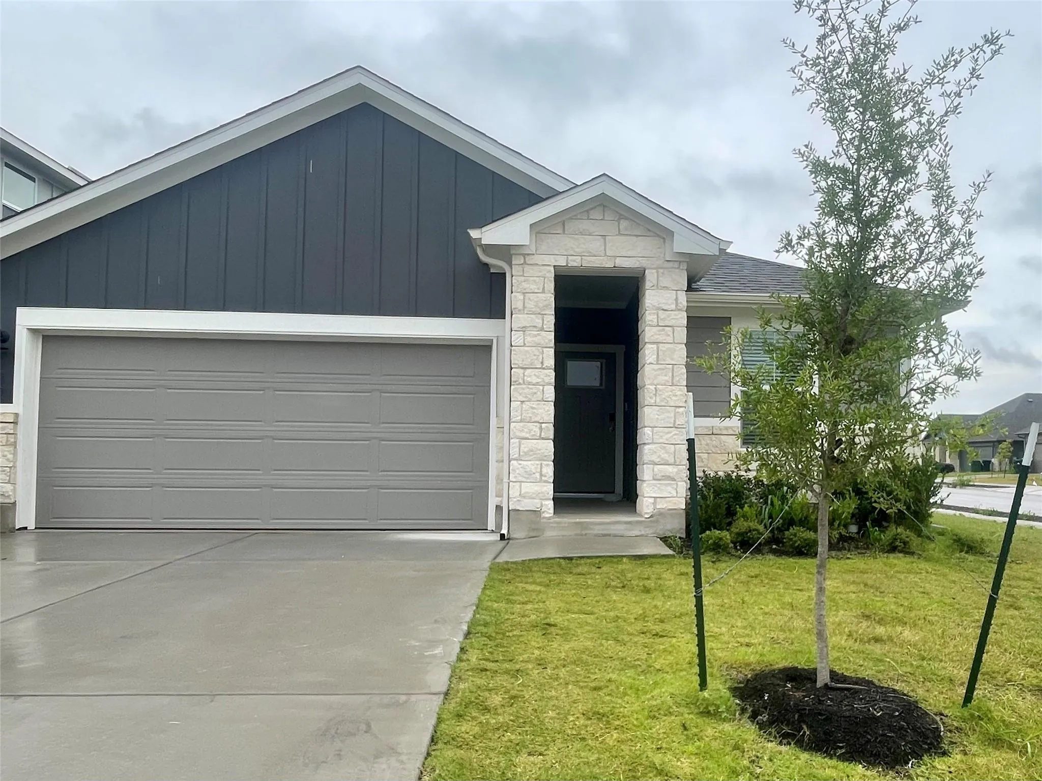 Photo of 137 HOLMBY DR, Hutto, TX, 78634